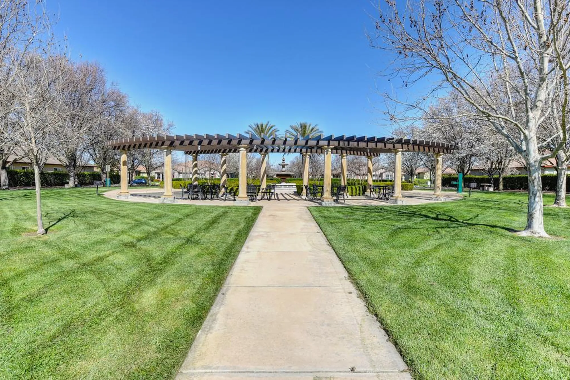 Property Slideshow image 98 of 99 | 2558 heritage park ln, Sacramento, CA, 95835