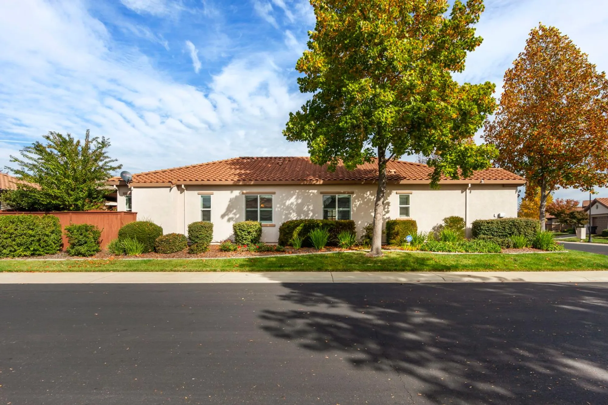 Property Slideshow image 46 of 68 | 2072 brixham dr, Roseville, CA, 95747