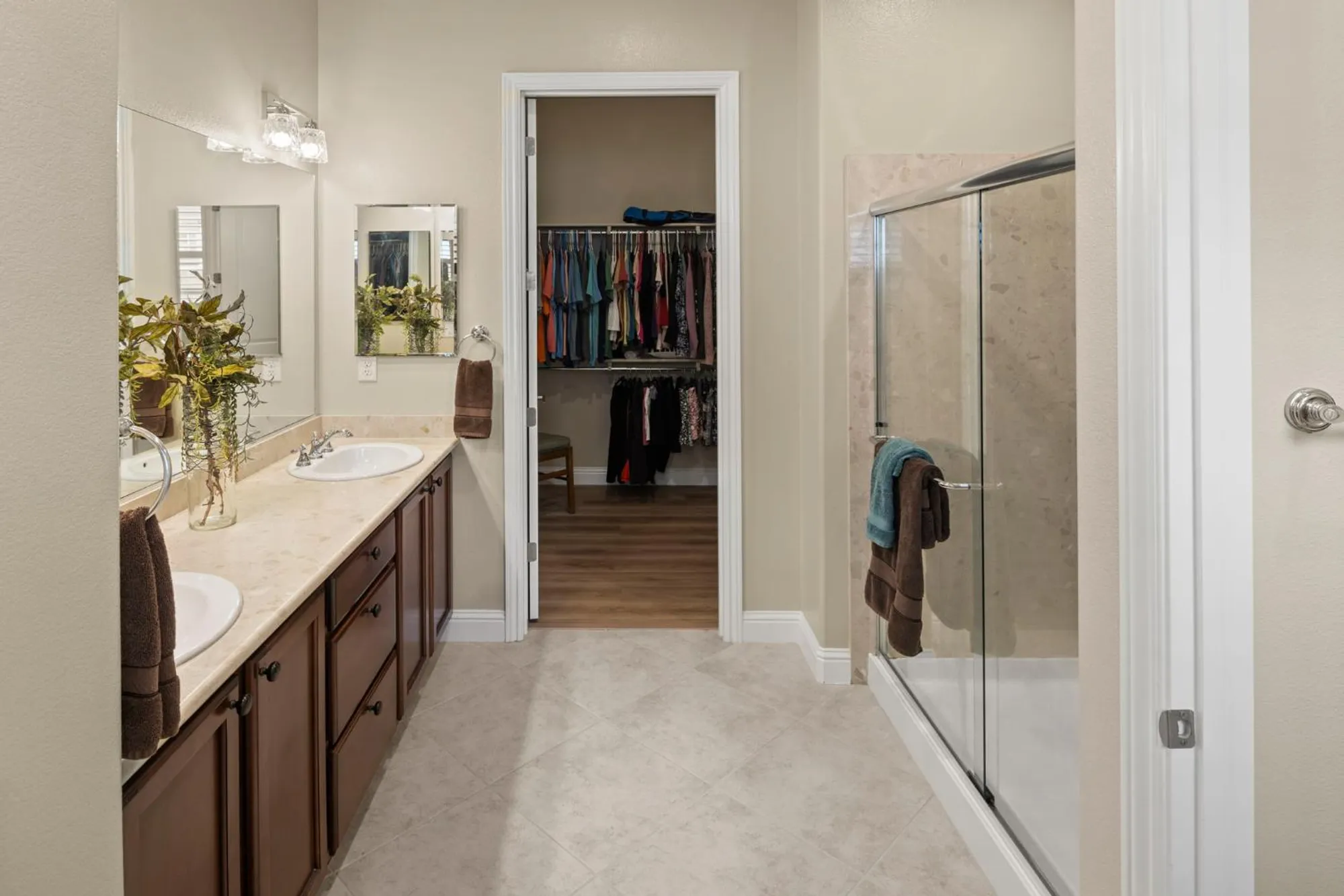 Property Slideshow image 26 of 68 | 2072 brixham dr, Roseville, CA, 95747