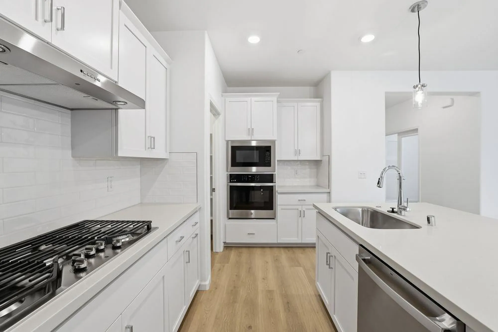 Property Slideshow image 5 of 58 | 1568 edgewood ln, Lincoln, CA, 95648