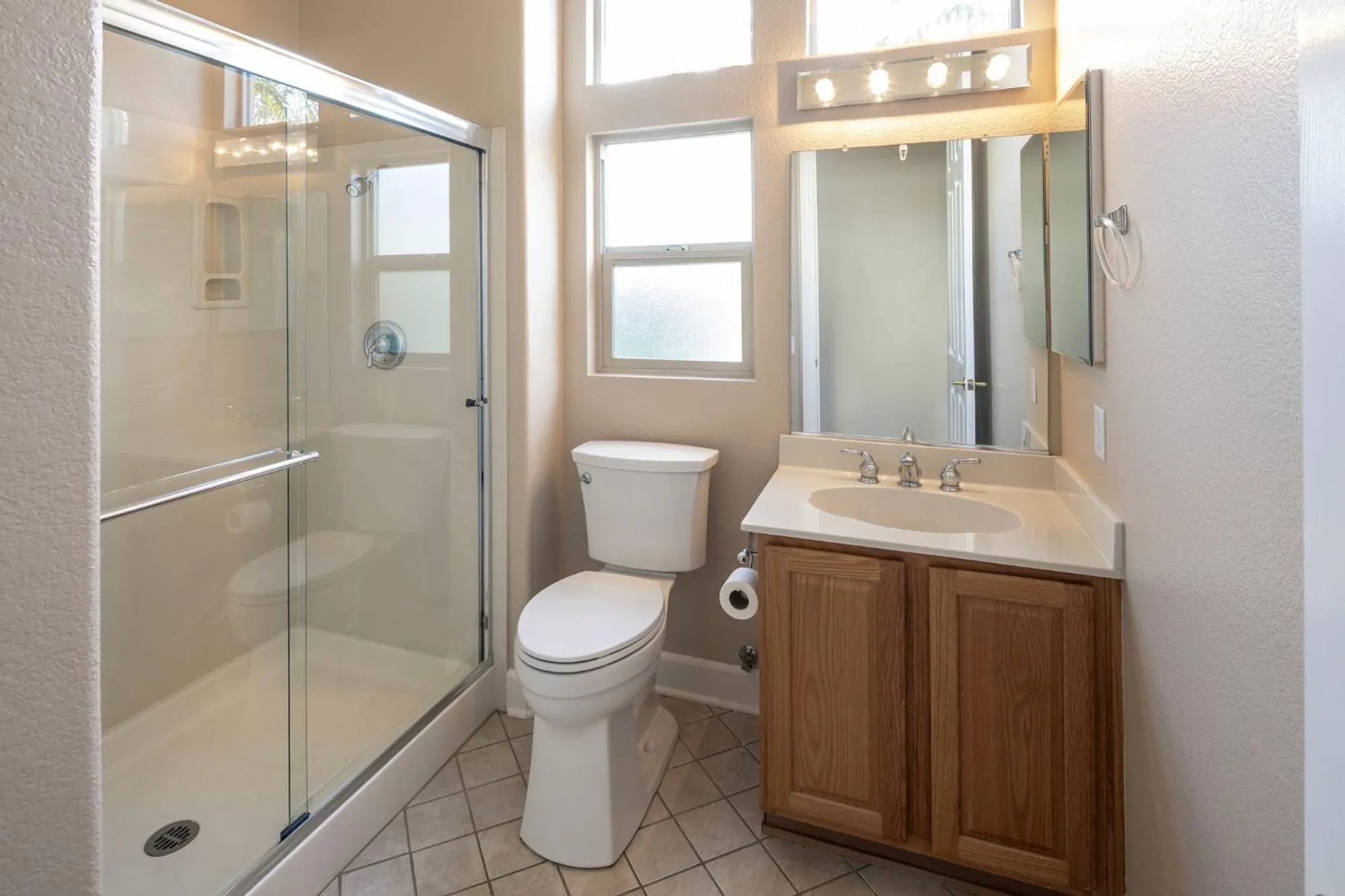 Property Slideshow image 28 of 77 | 1554 summerhill ln, Lincoln, CA, 95648