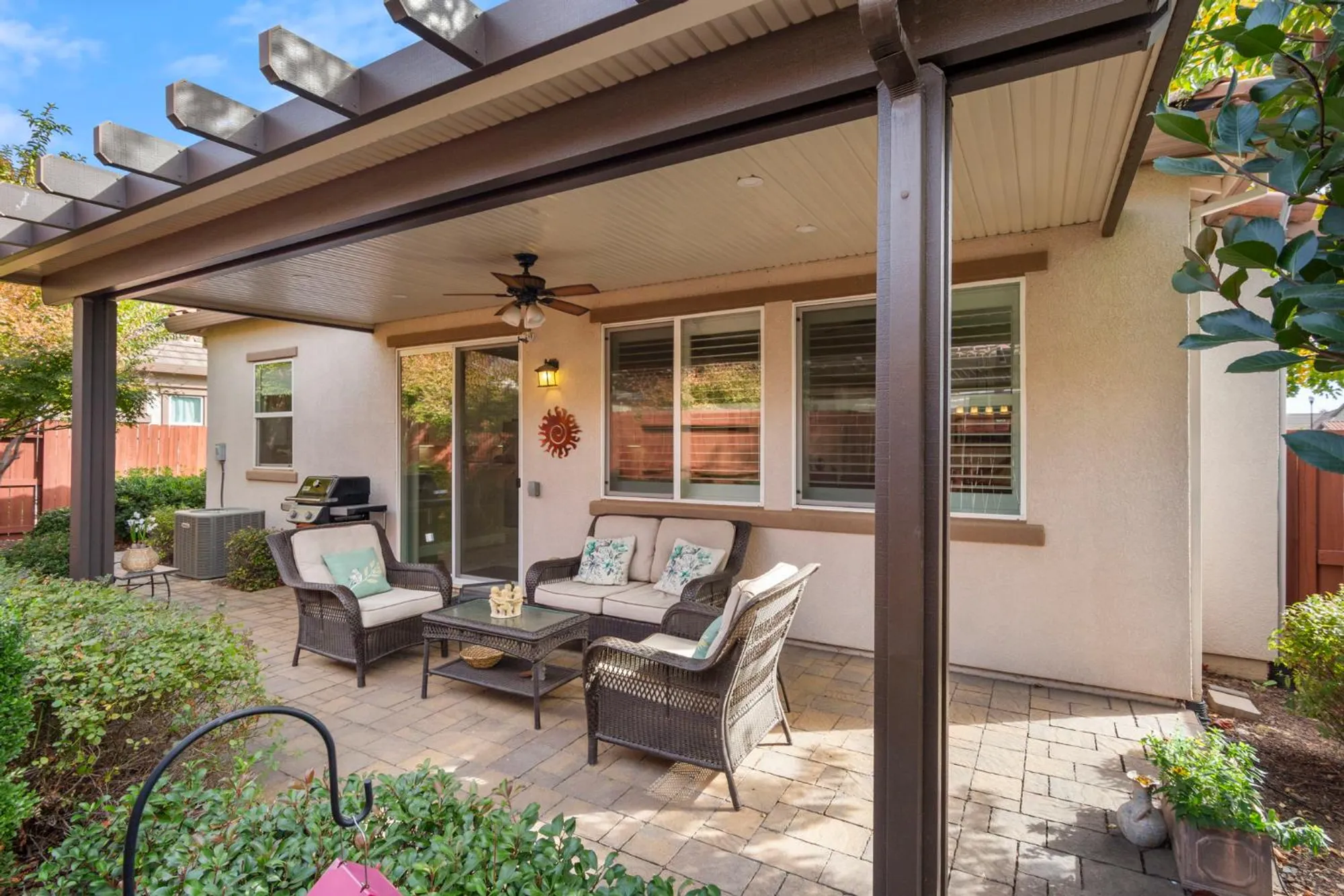 Property Slideshow image 37 of 68 | 2072 brixham dr, Roseville, CA, 95747