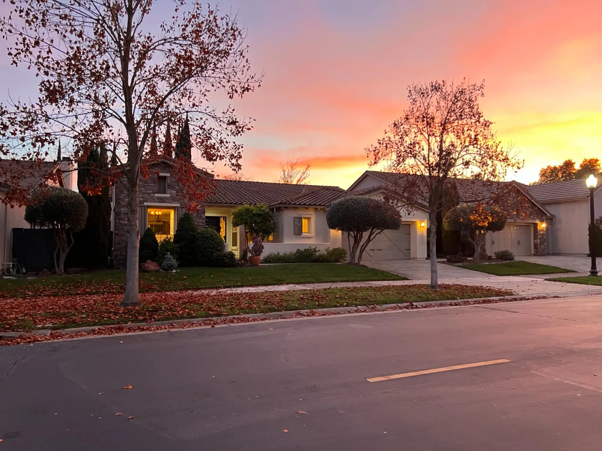 Property Slideshow image 68 of 99 | 2558 heritage park ln, Sacramento, CA, 95835