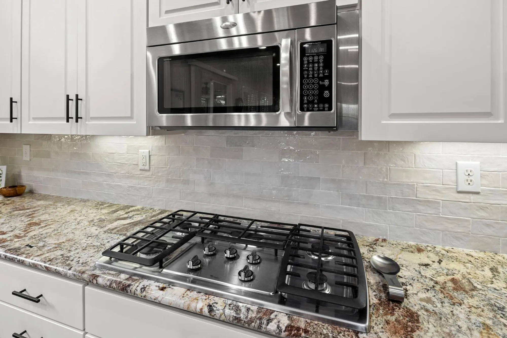 Property Slideshow image 14 of 68 | 2072 brixham dr, Roseville, CA, 95747