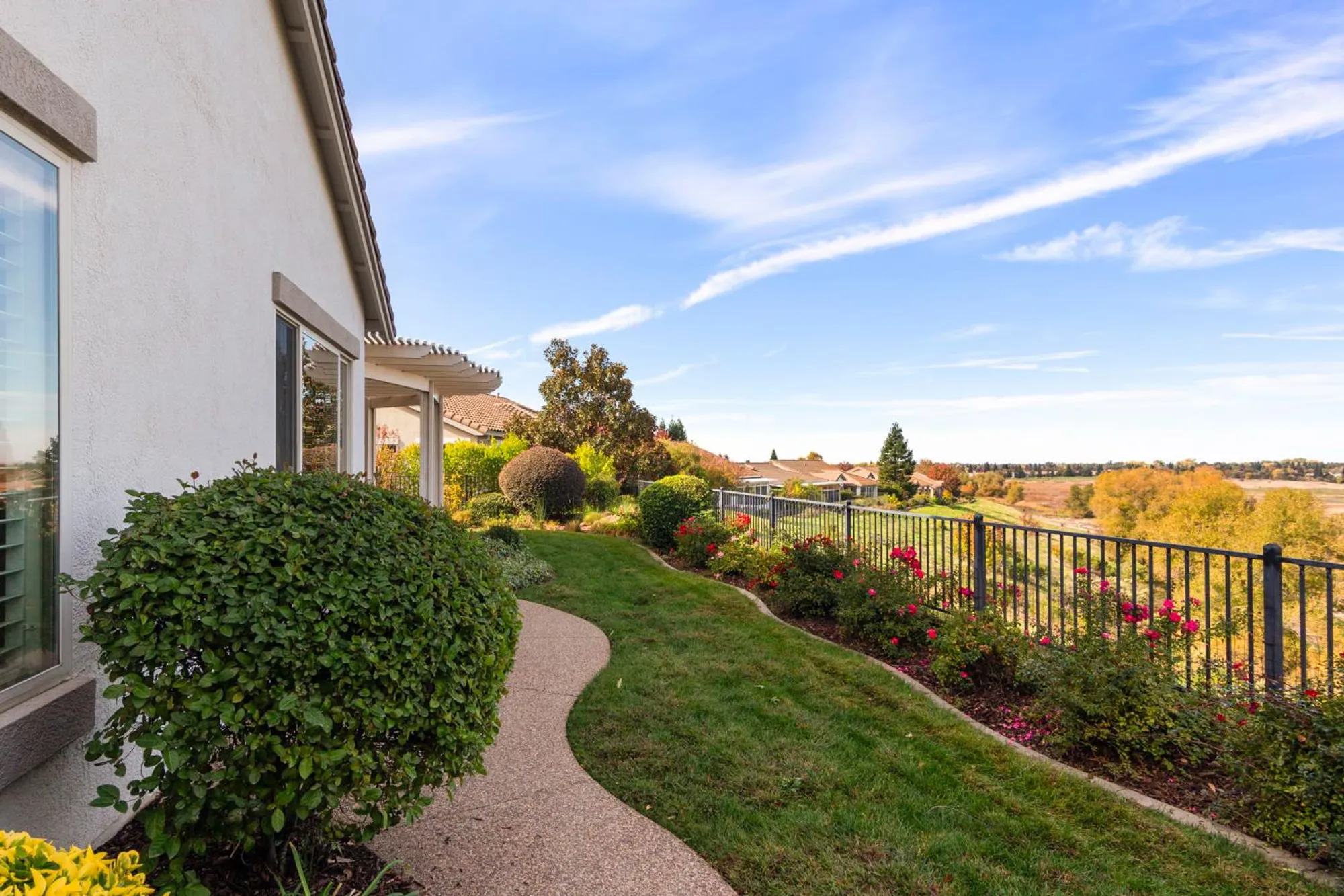 Property Slideshow image 43 of 77 | 1554 summerhill ln, Lincoln, CA, 95648