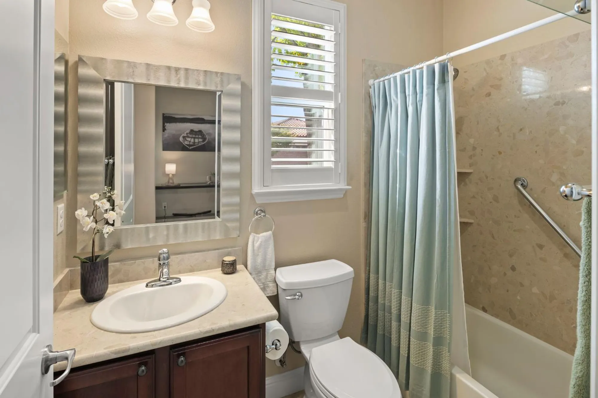 Property Slideshow image 34 of 68 | 2072 brixham dr, Roseville, CA, 95747