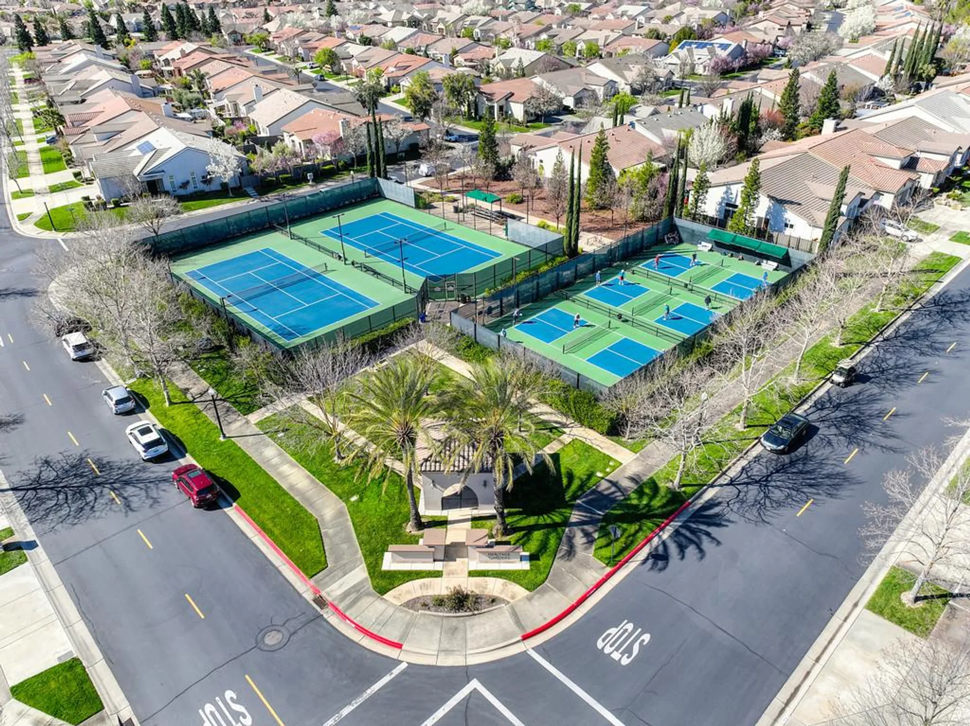 Property Slideshow image 93 of 99 | 2558 heritage park ln, Sacramento, CA, 95835