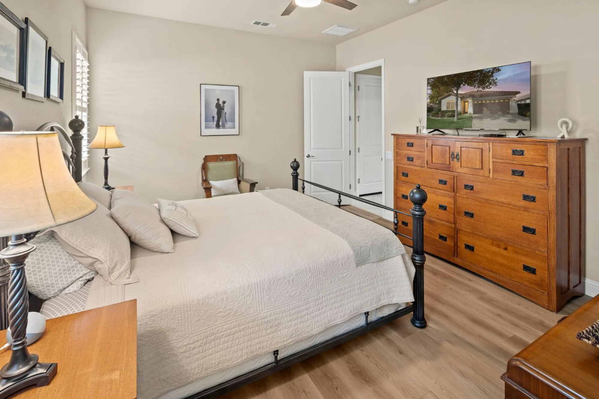 Property Slideshow image 22 of 68 | 2072 brixham dr, Roseville, CA, 95747