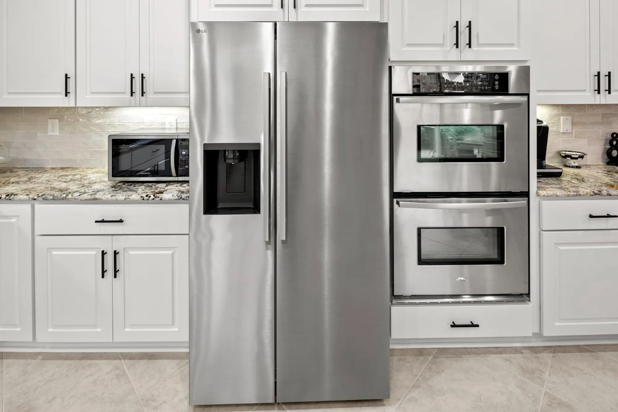 Property Slideshow image 16 of 68 | 2072 brixham dr, Roseville, CA, 95747