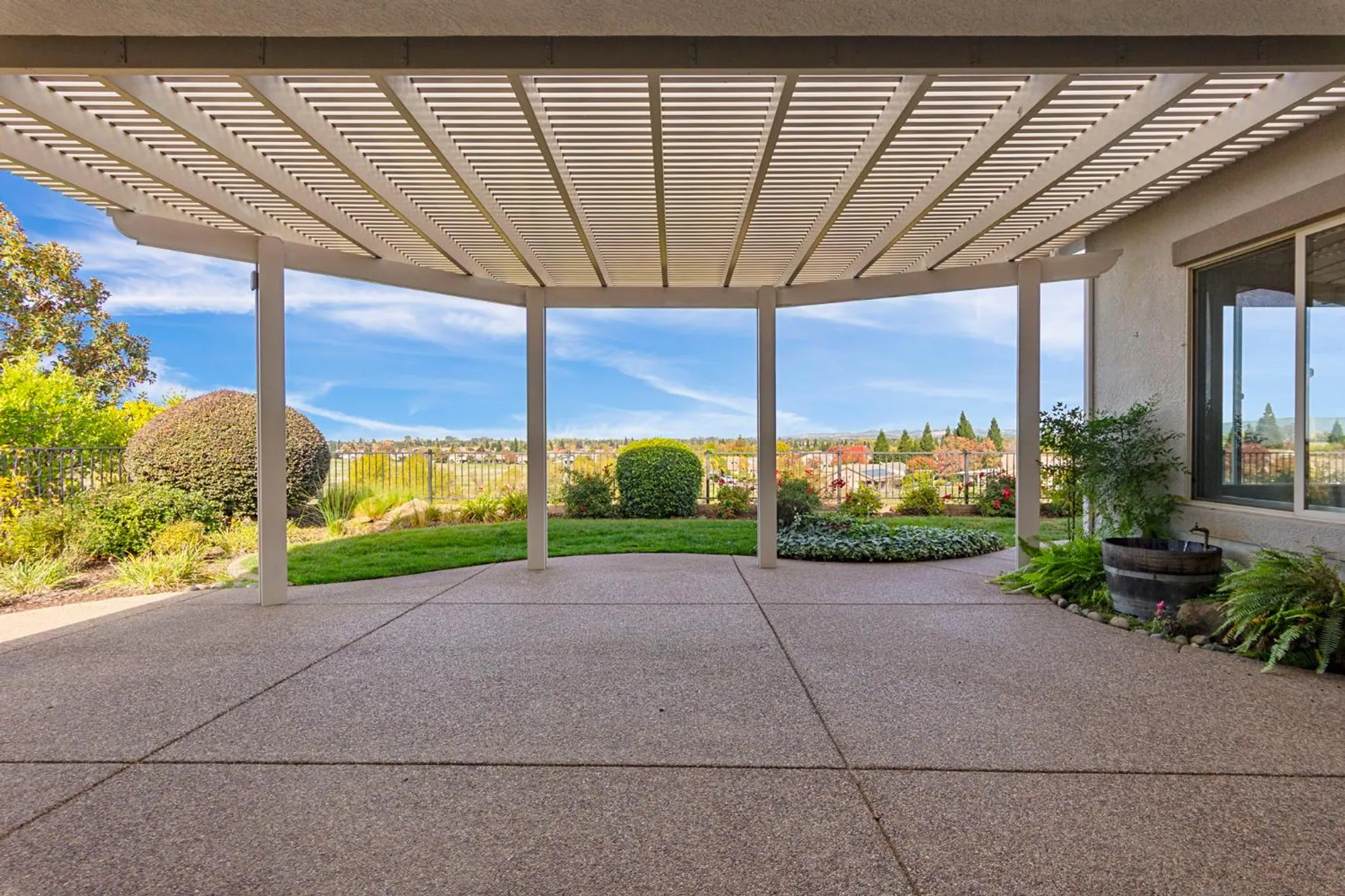 Property Slideshow image 34 of 77 | 1554 summerhill ln, Lincoln, CA, 95648