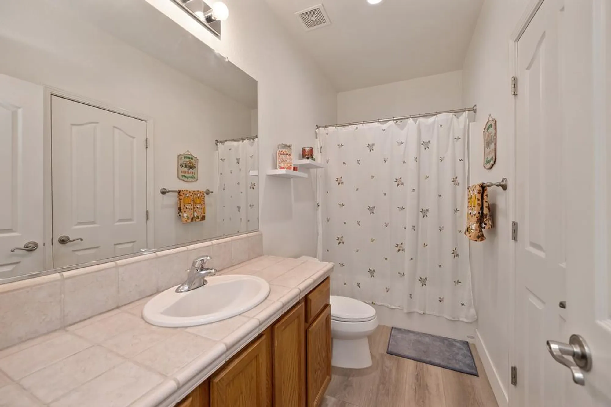Property Slideshow image 63 of 90 | 250 pelican bay cir, Sacramento, CA, 95835