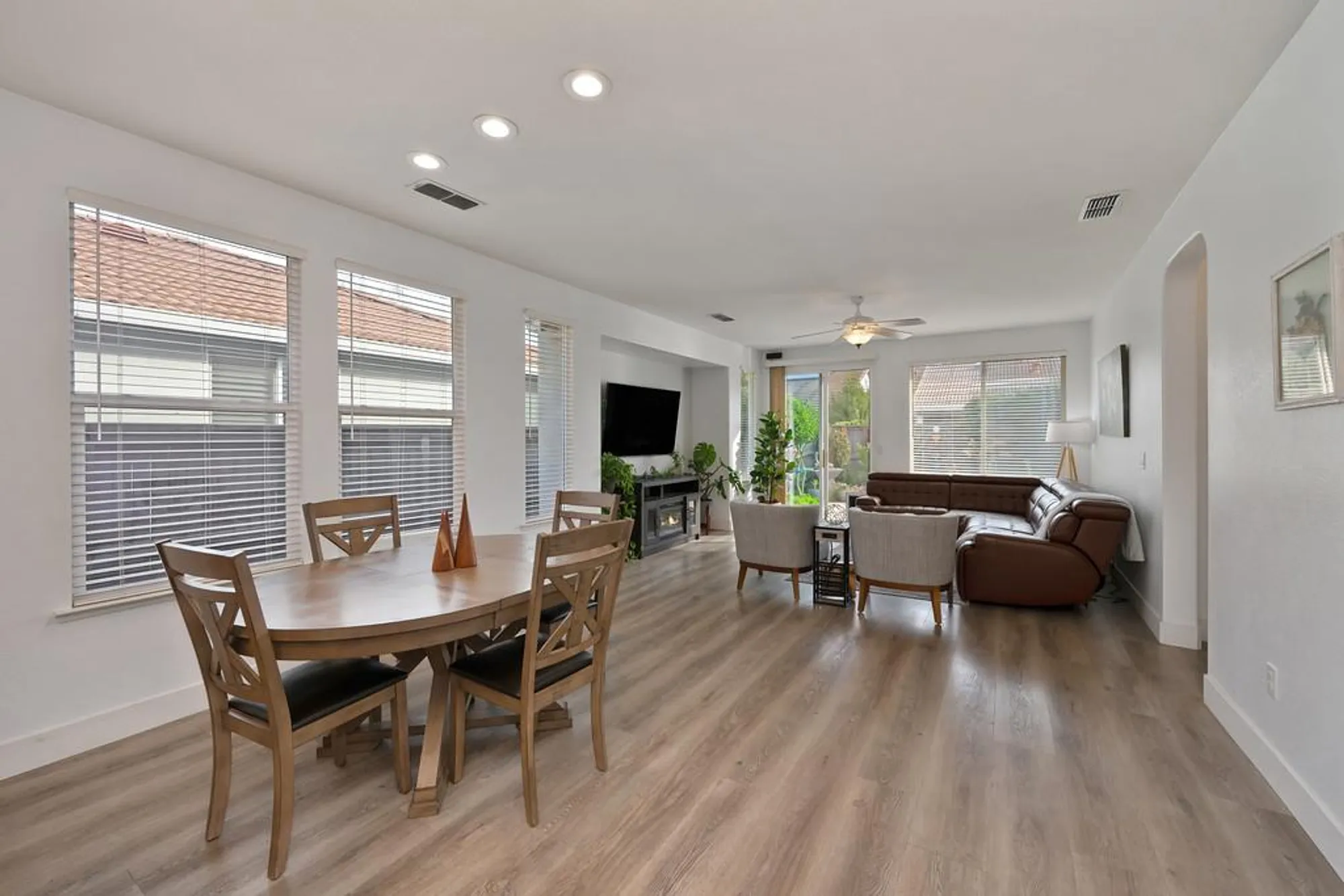 Property Slideshow image 18 of 90 | 250 pelican bay cir, Sacramento, CA, 95835