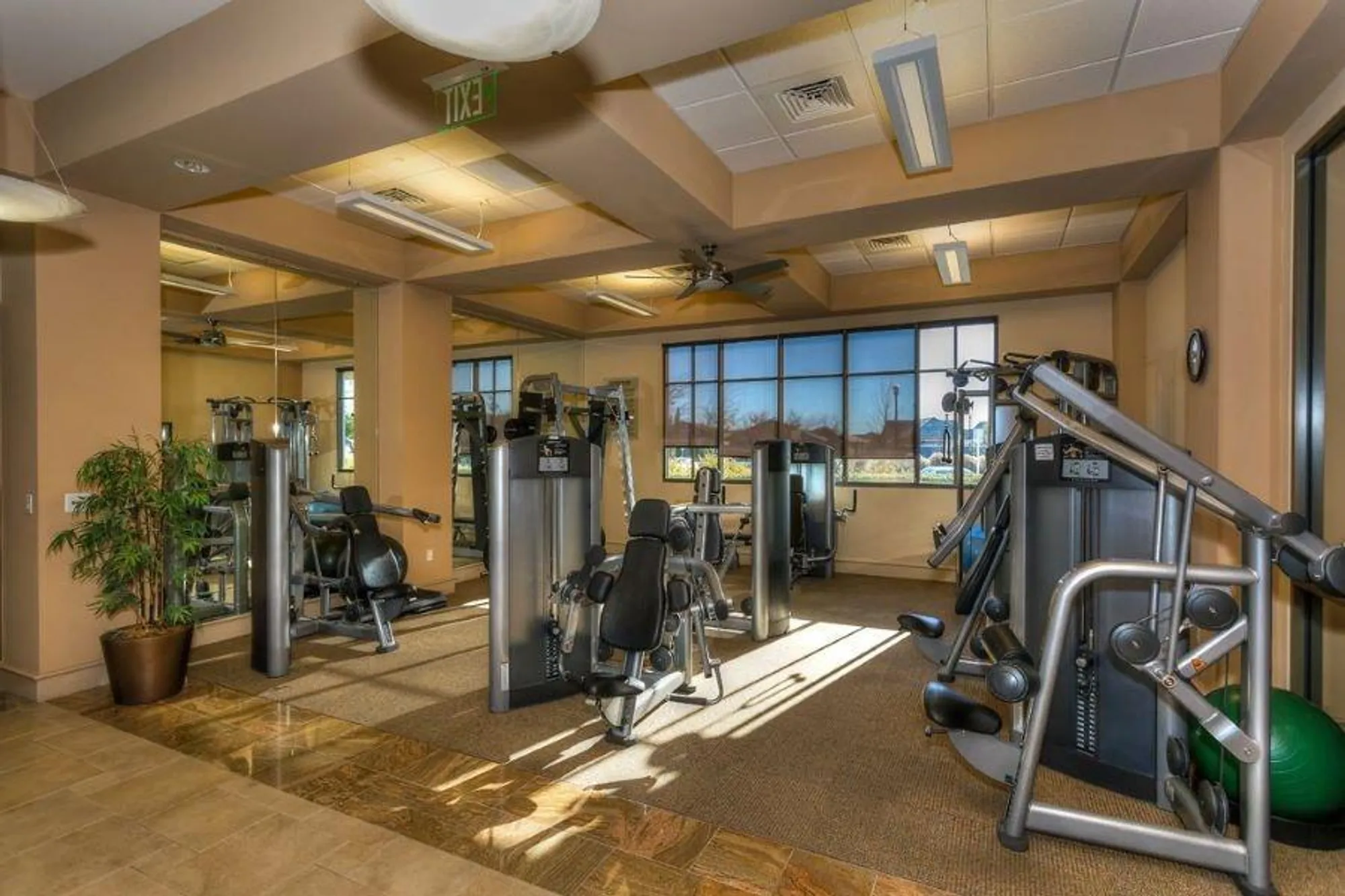 Property Slideshow image 55 of 68 | 2072 brixham dr, Roseville, CA, 95747