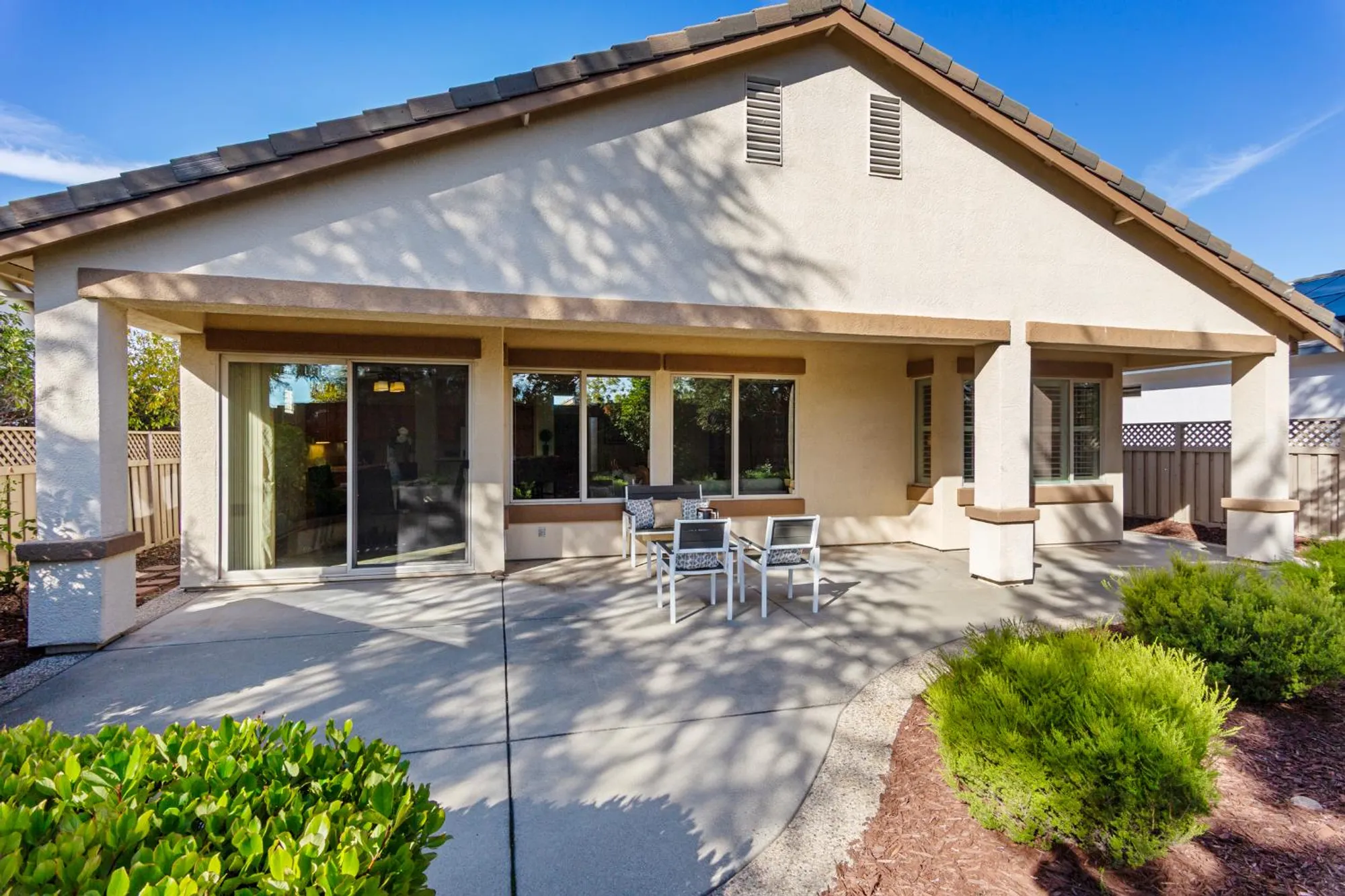 Property Slideshow image 5 of 44 | 2729 woodacre ln, Lincoln, CA, 95648