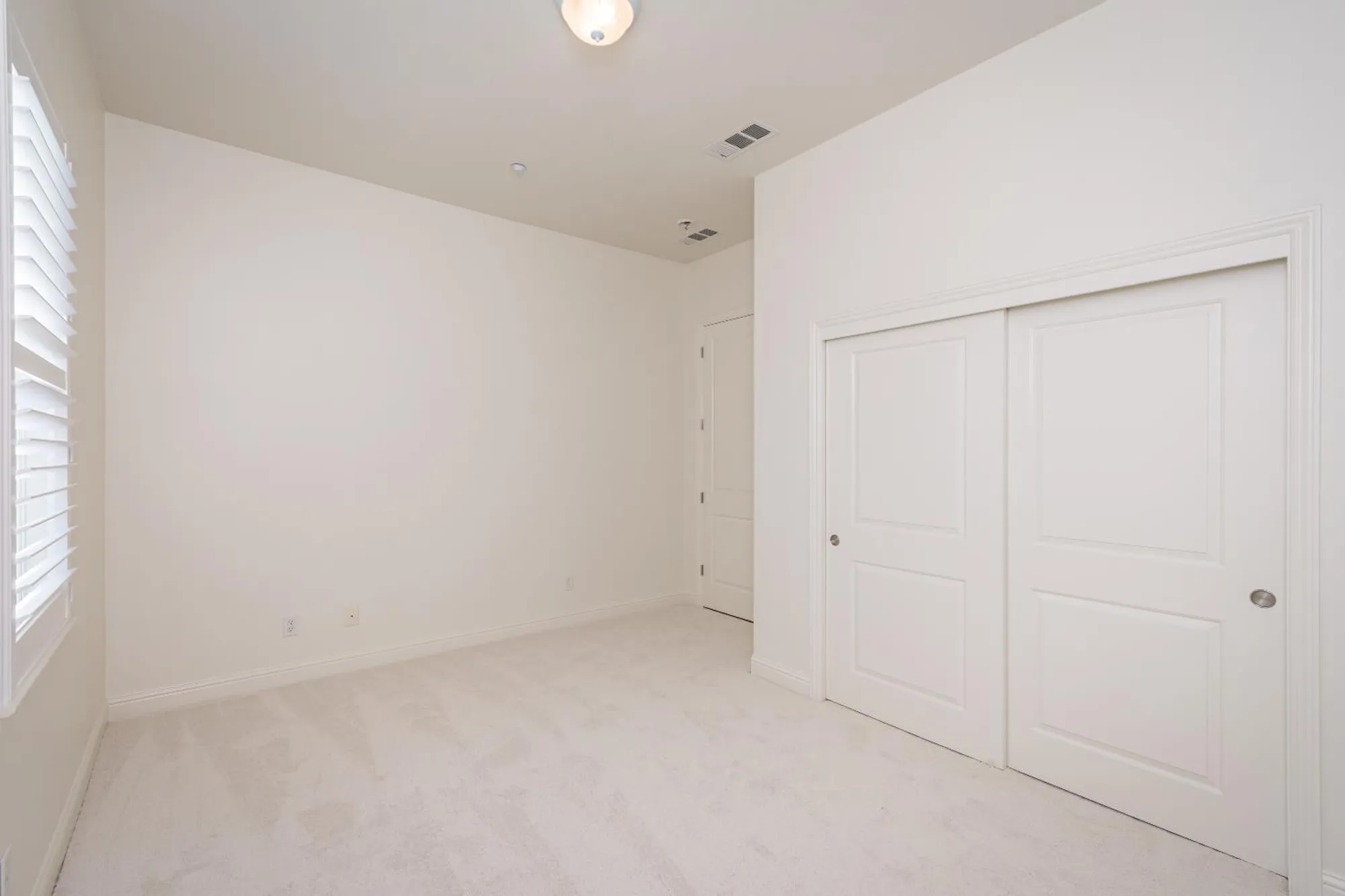 Property Slideshow image 38 of 61 | 2112 arlington dr, Roseville, CA, 95747