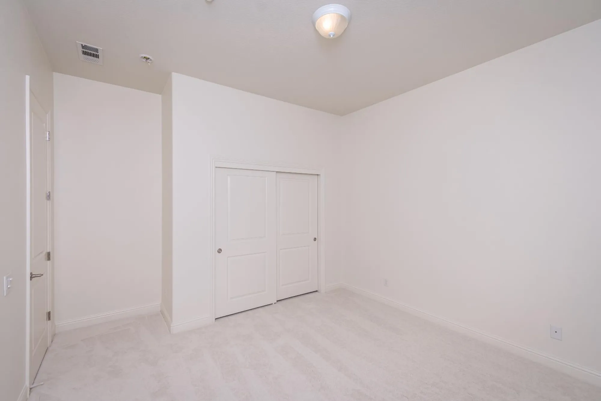 Property Slideshow image 40 of 61 | 2112 arlington dr, Roseville, CA, 95747