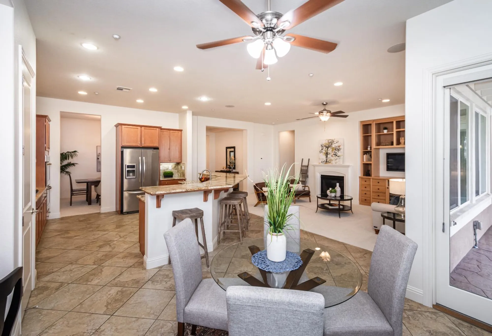 Property Slideshow image 28 of 61 | 2112 arlington dr, Roseville, CA, 95747