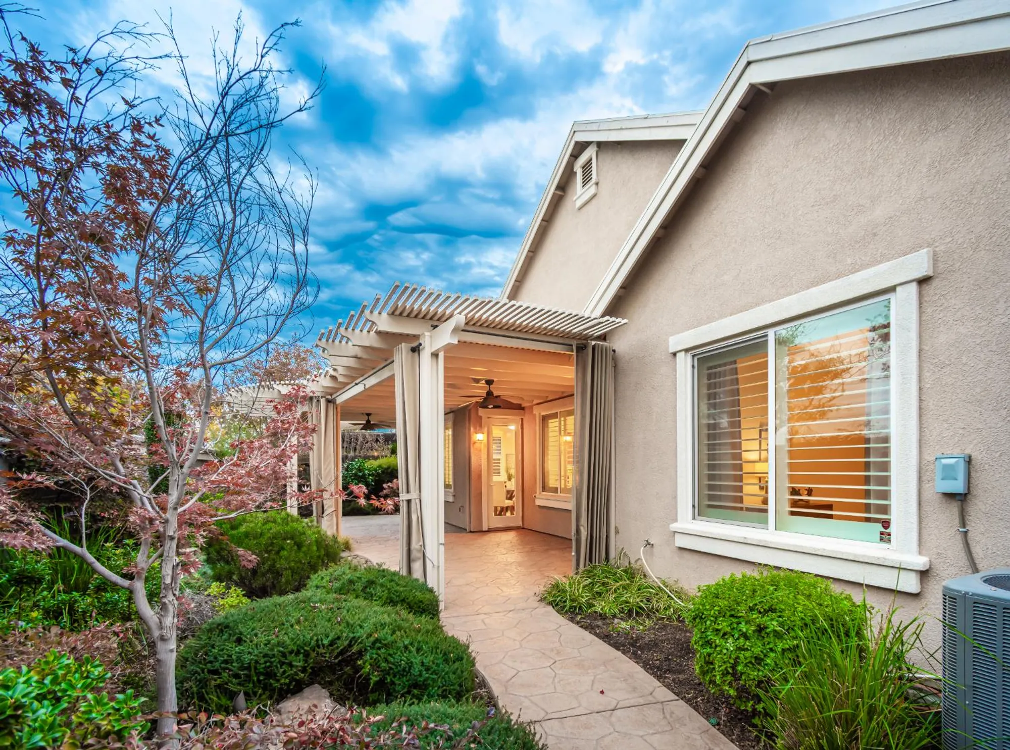 Property Slideshow image 52 of 61 | 2112 arlington dr, Roseville, CA, 95747