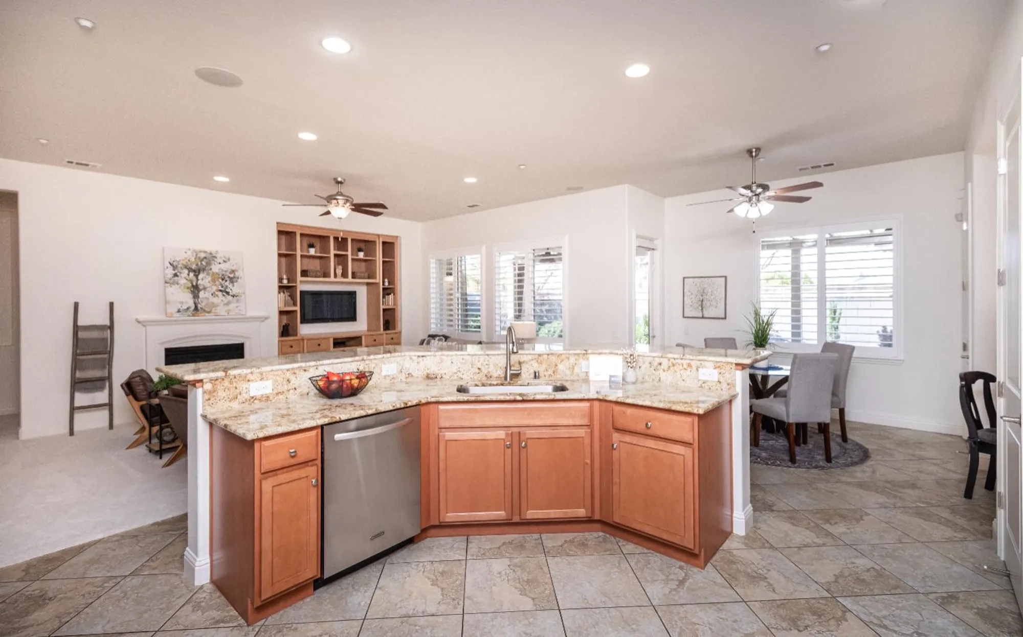 Property Slideshow image 21 of 61 | 2112 arlington dr, Roseville, CA, 95747