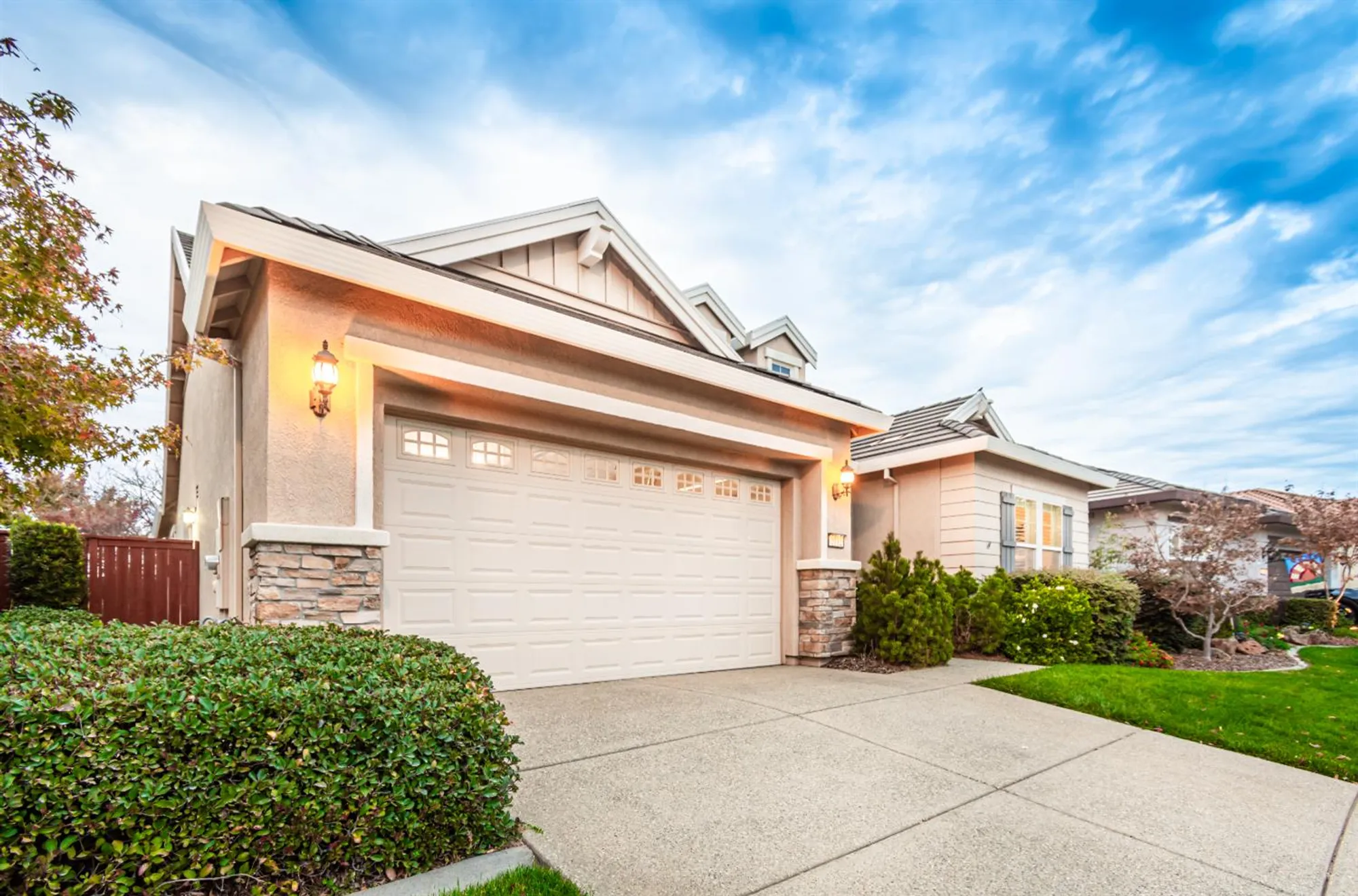 Property Slideshow image 5 of 61 | 2112 arlington dr, Roseville, CA, 95747