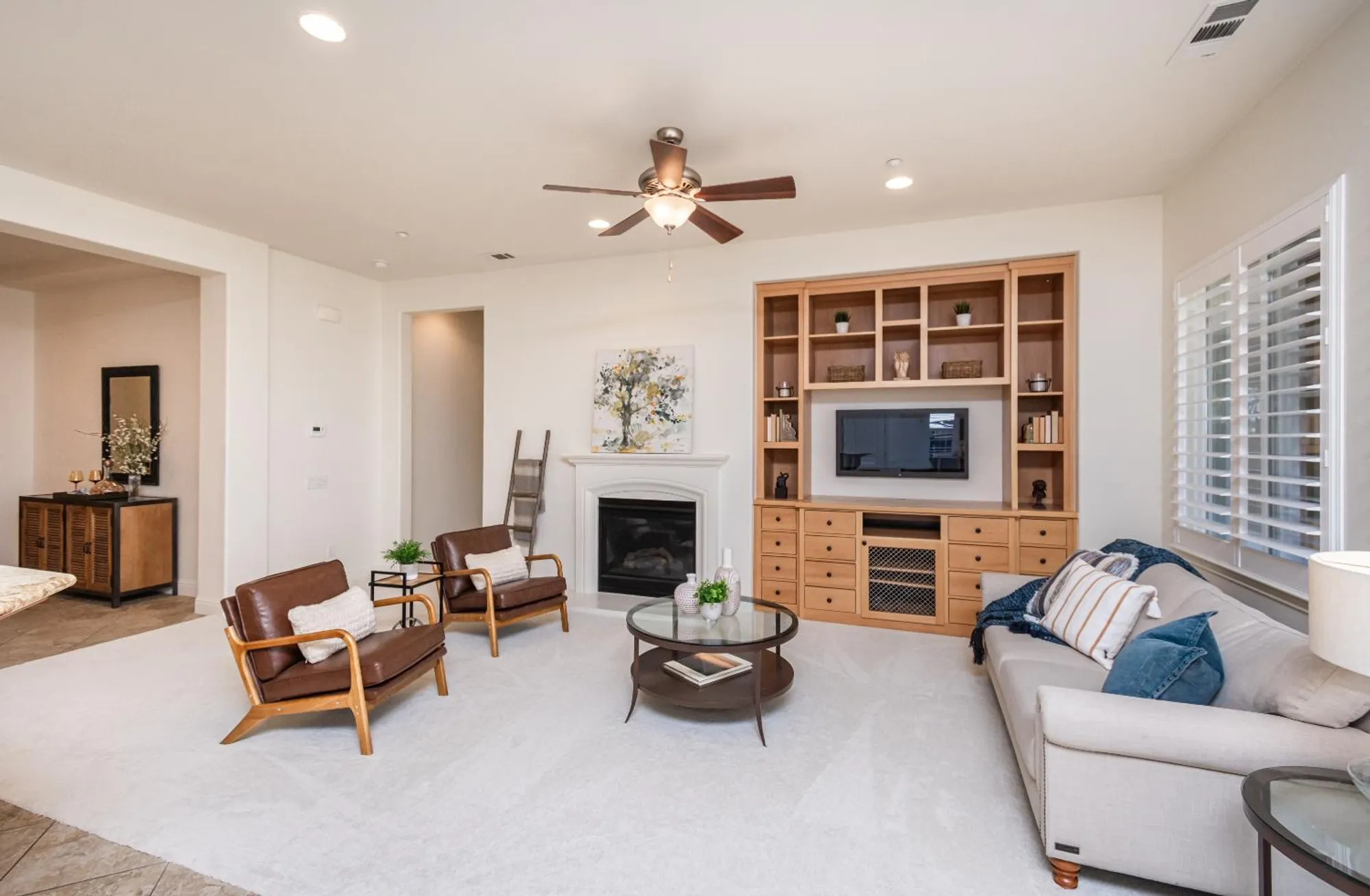 Property Slideshow image 14 of 61 | 2112 arlington dr, Roseville, CA, 95747