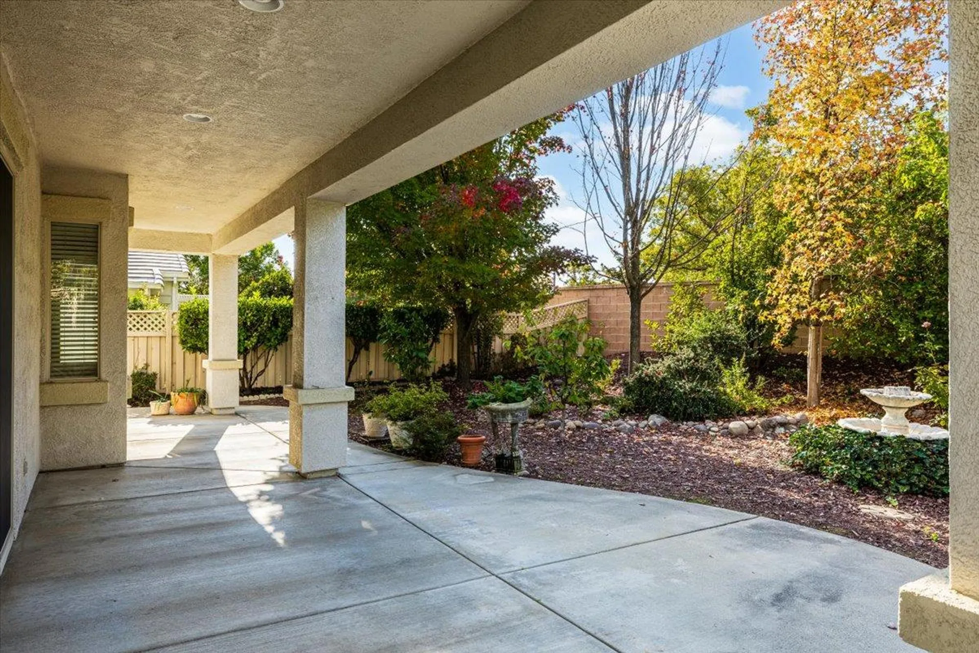 Property Slideshow image 23 of 28 | 2006 gatehouse ln, Lincoln, CA, 95648