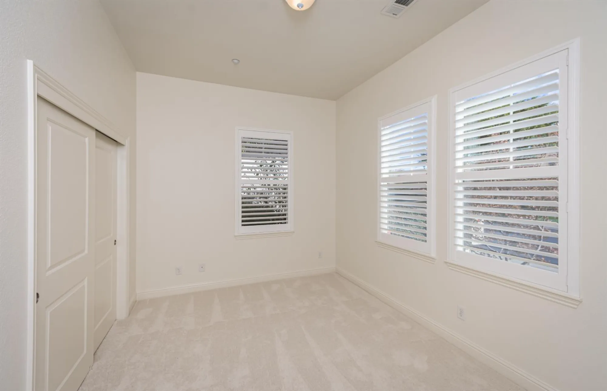 Property Slideshow image 37 of 61 | 2112 arlington dr, Roseville, CA, 95747