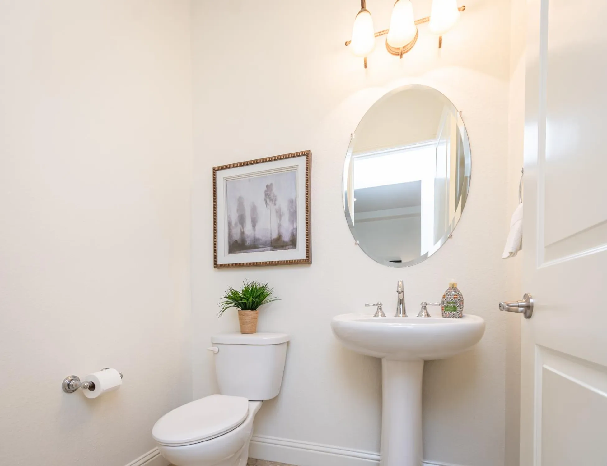 Property Slideshow image 42 of 61 | 2112 arlington dr, Roseville, CA, 95747