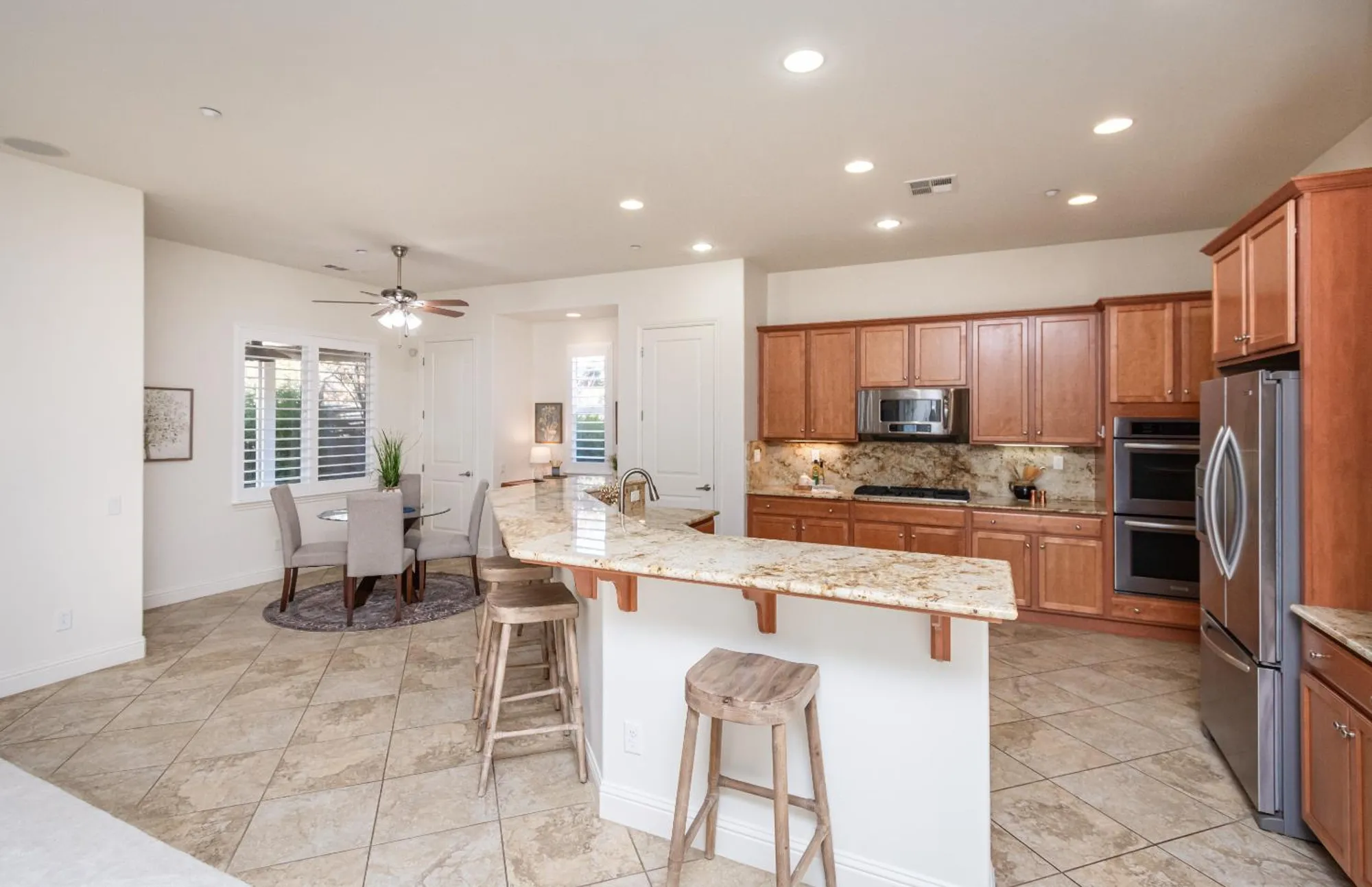 Property Slideshow image 25 of 61 | 2112 arlington dr, Roseville, CA, 95747