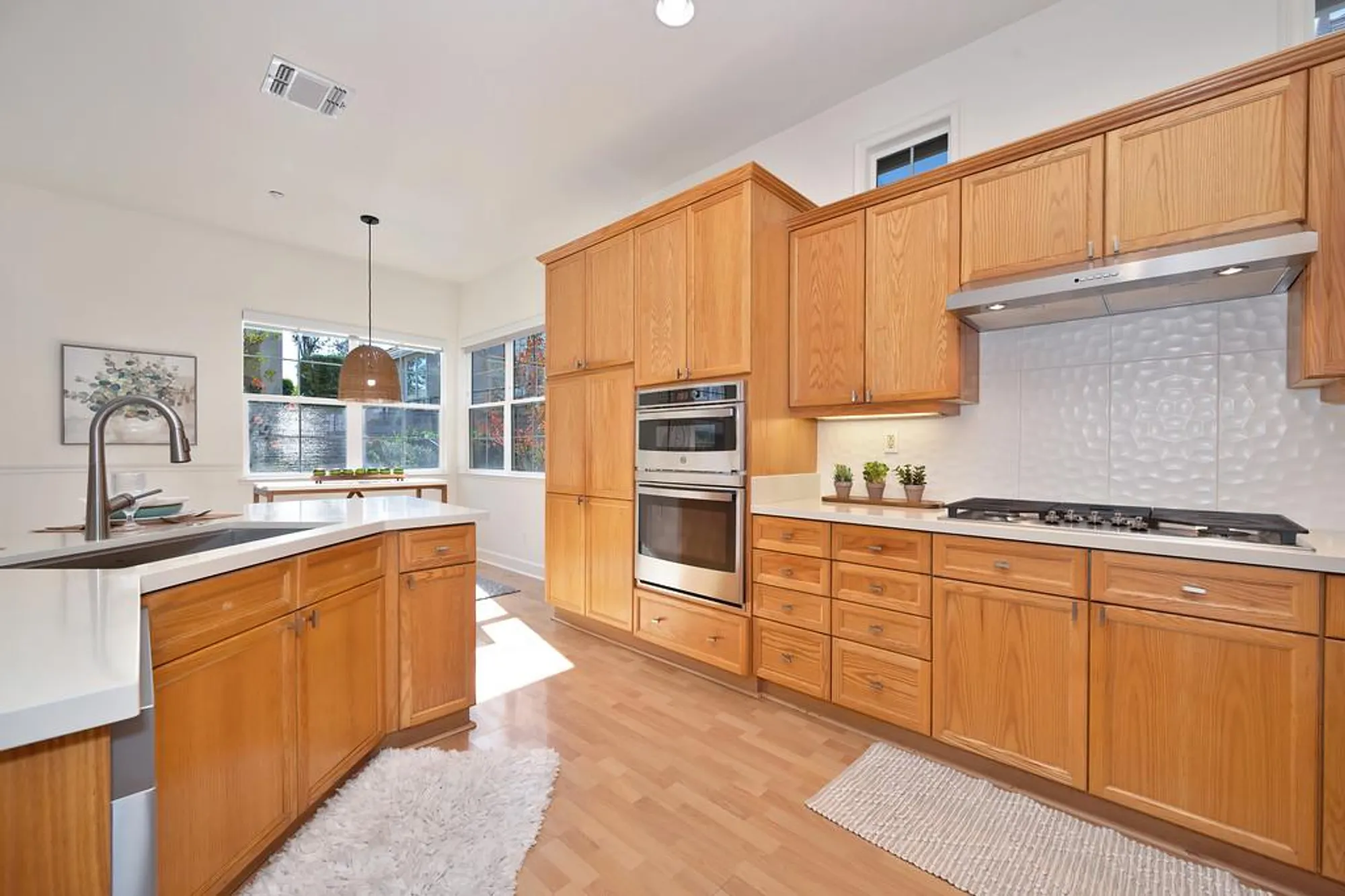 Property Slideshow image 22 of 49 | 3787 park dr, El Dorado Hills, CA, 95762