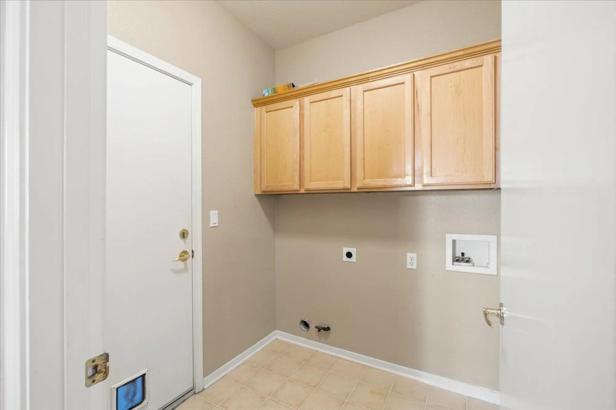 Property Slideshow image 22 of 28 | 2006 gatehouse ln, Lincoln, CA, 95648