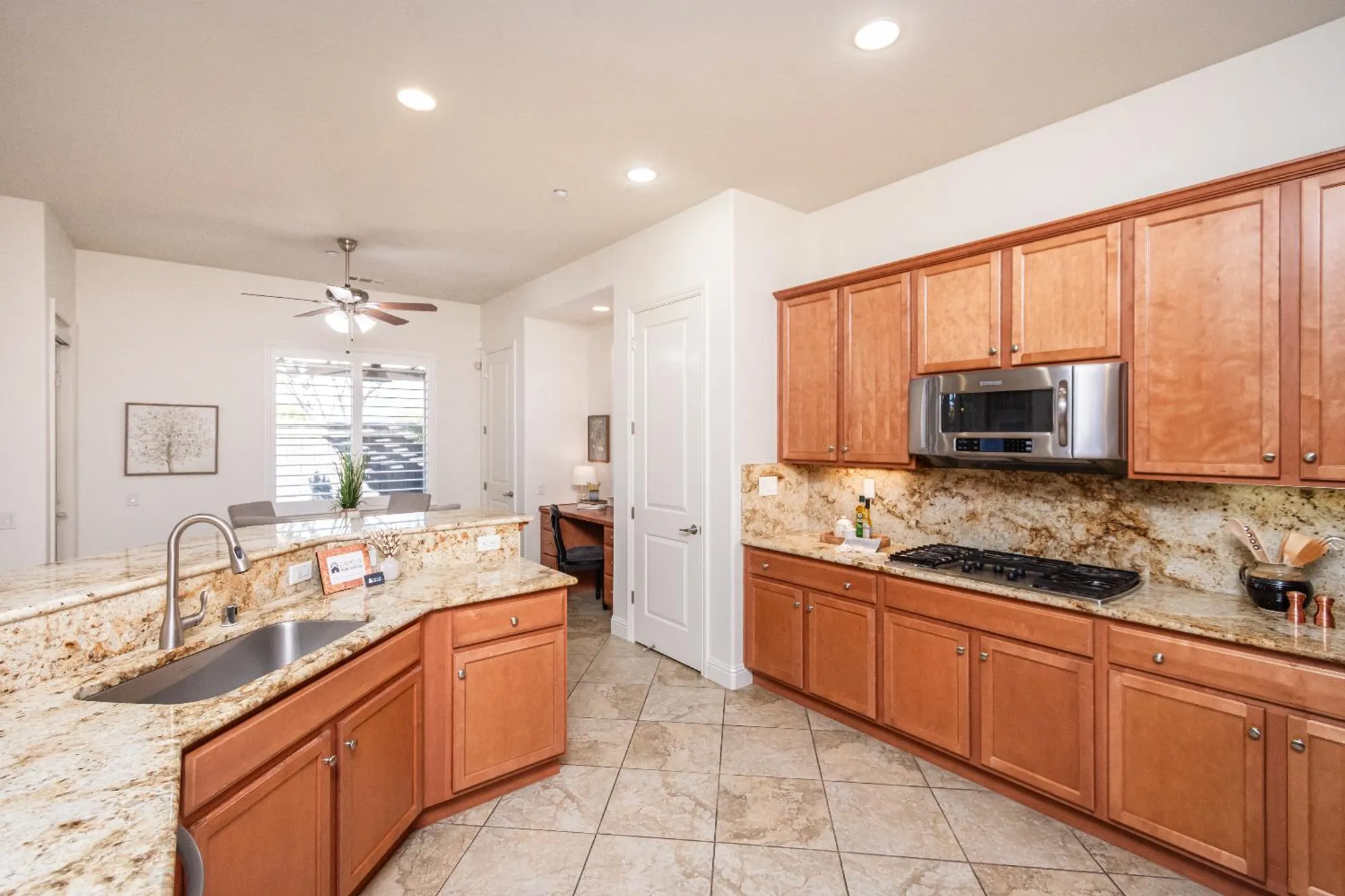 Property Slideshow image 22 of 61 | 2112 arlington dr, Roseville, CA, 95747