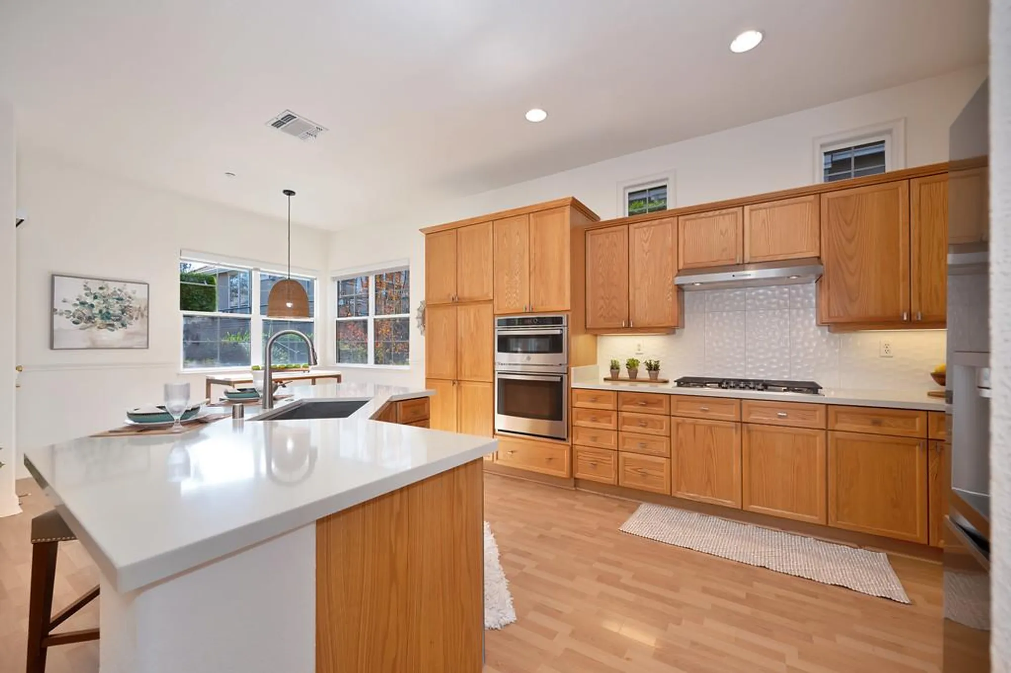 Property Slideshow image 17 of 49 | 3787 park dr, El Dorado Hills, CA, 95762