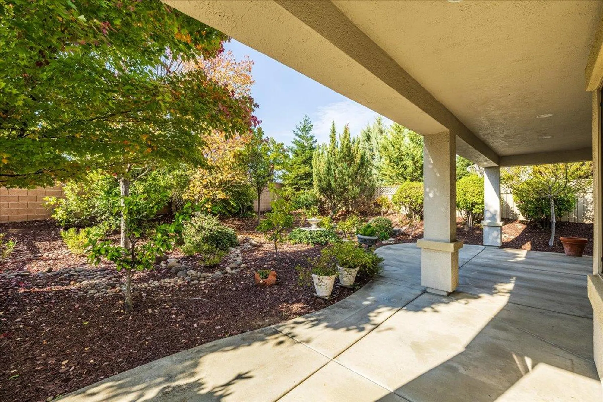 Property Slideshow image 25 of 28 | 2006 gatehouse ln, Lincoln, CA, 95648