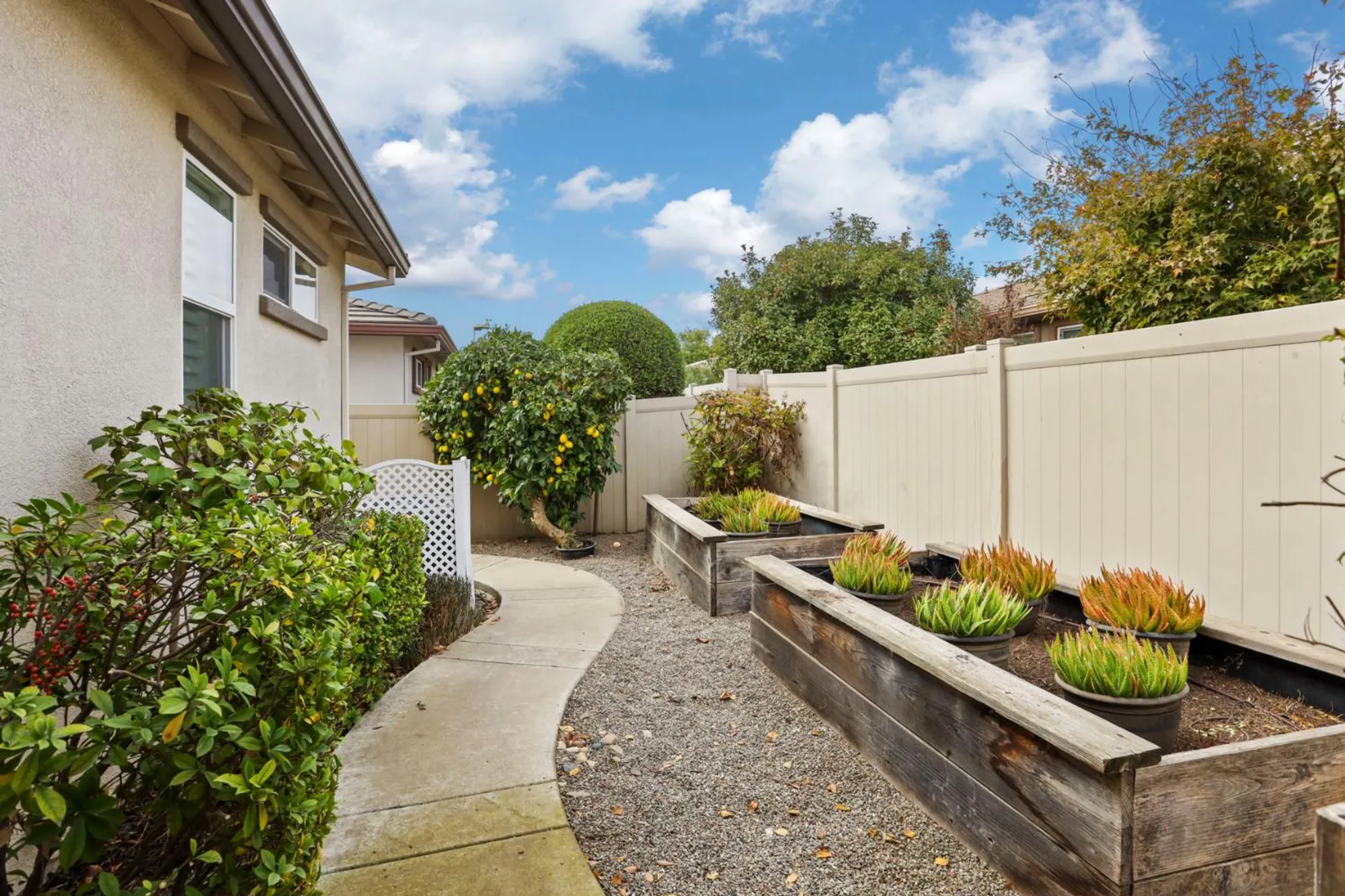 Property Slideshow image 18 of 20 | 1709 fox trot way, Manteca, CA, 95336