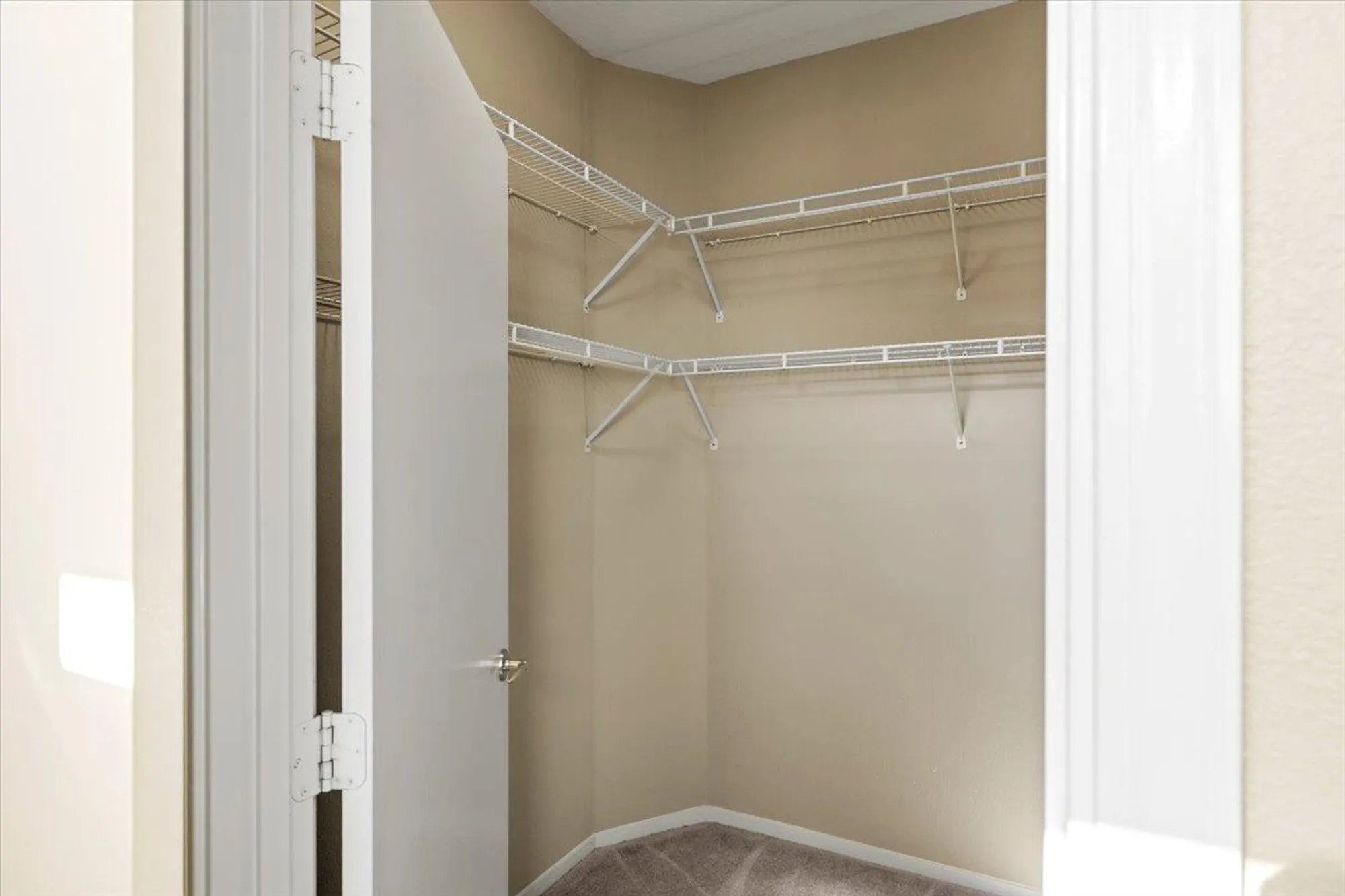 Property Slideshow image 17 of 28 | 2006 gatehouse ln, Lincoln, CA, 95648