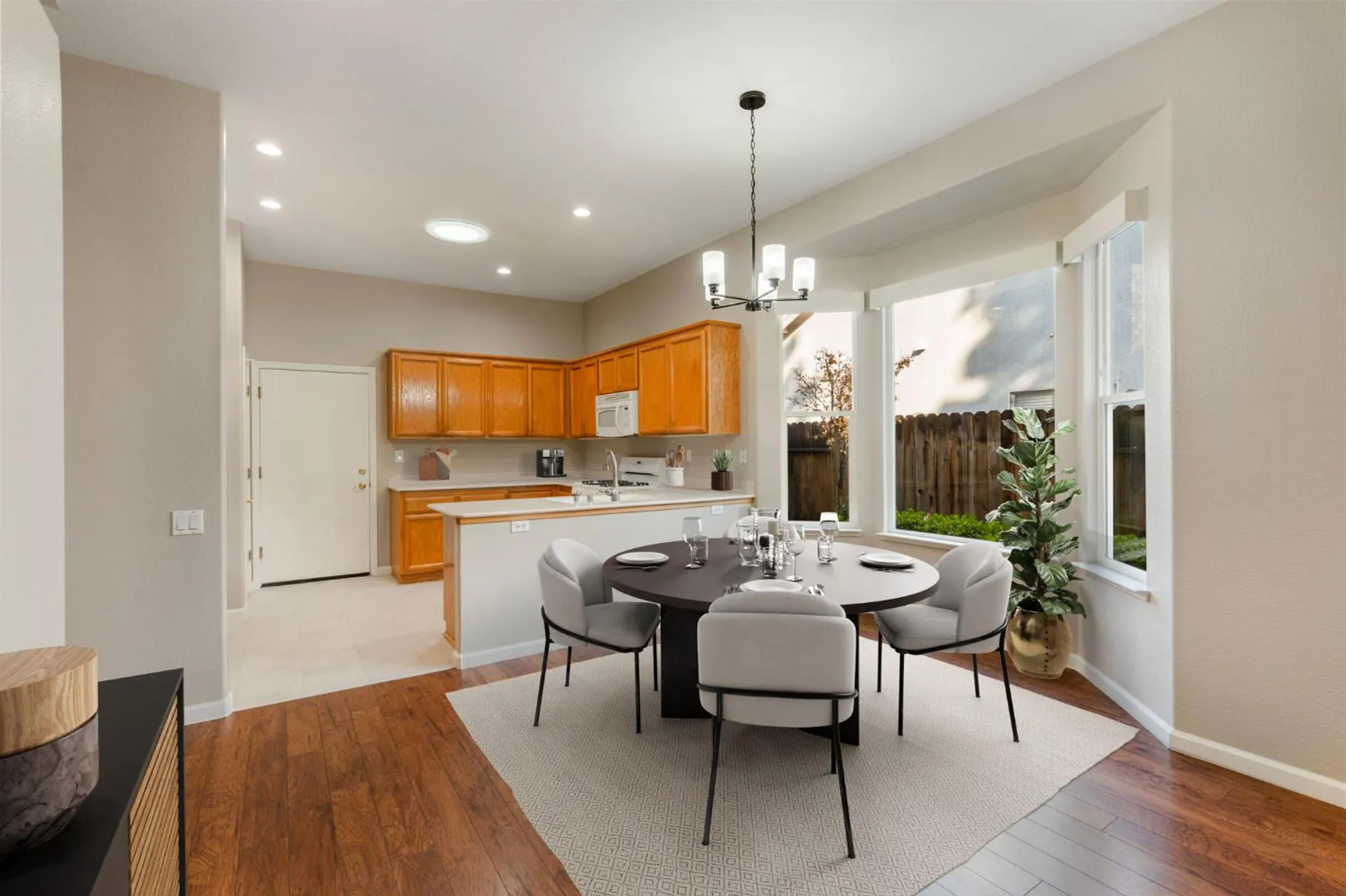 Property Slideshow image 14 of 33 | 4362 newland heights dr, Rocklin, CA, 95765
