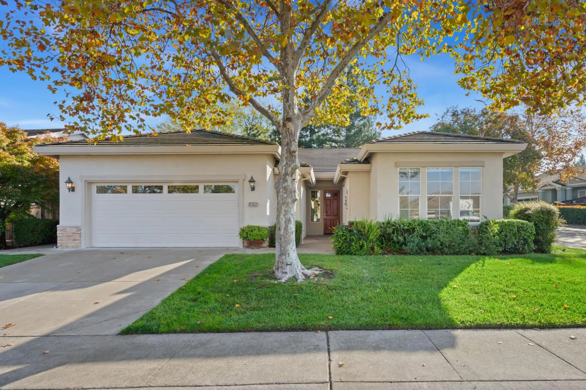 Property Slideshow image 1 of 33 | 4362 newland heights dr, Rocklin, CA, 95765