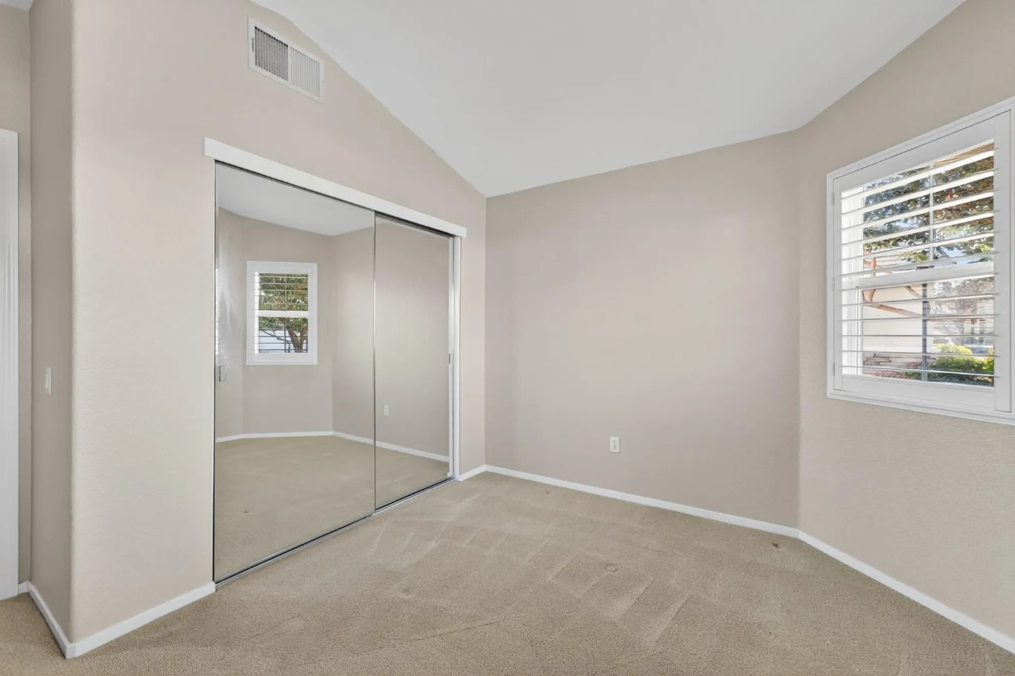 Property Slideshow image 27 of 41 | 5964 whisperlodge way, Roseville, CA, 95747