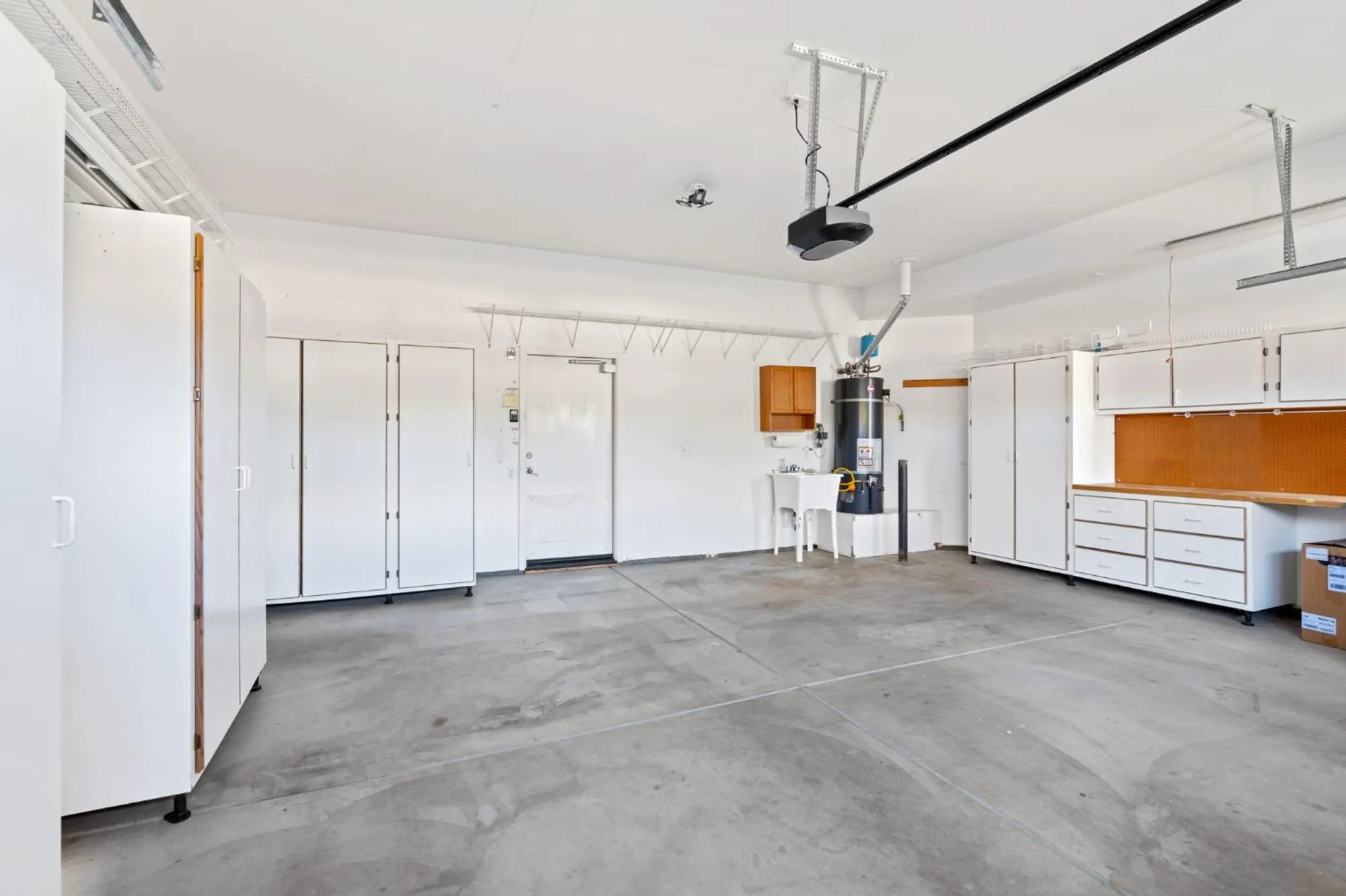 Property Slideshow image 27 of 33 | 4362 newland heights dr, Rocklin, CA, 95765