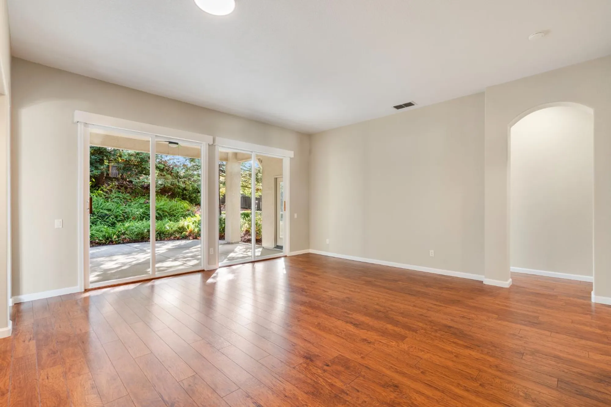 Property Slideshow image 7 of 33 | 4362 newland heights dr, Rocklin, CA, 95765