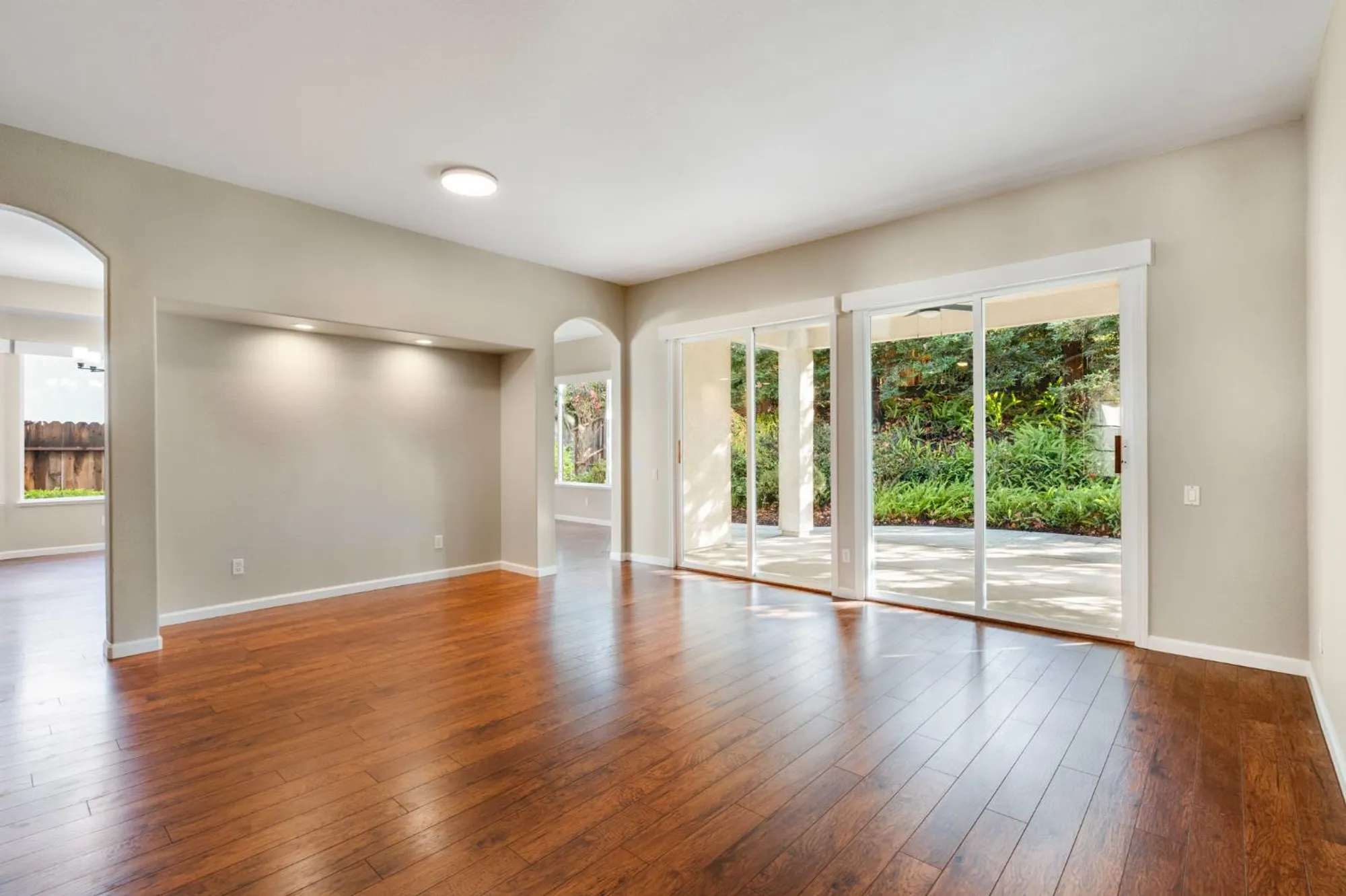 Property Slideshow image 8 of 33 | 4362 newland heights dr, Rocklin, CA, 95765