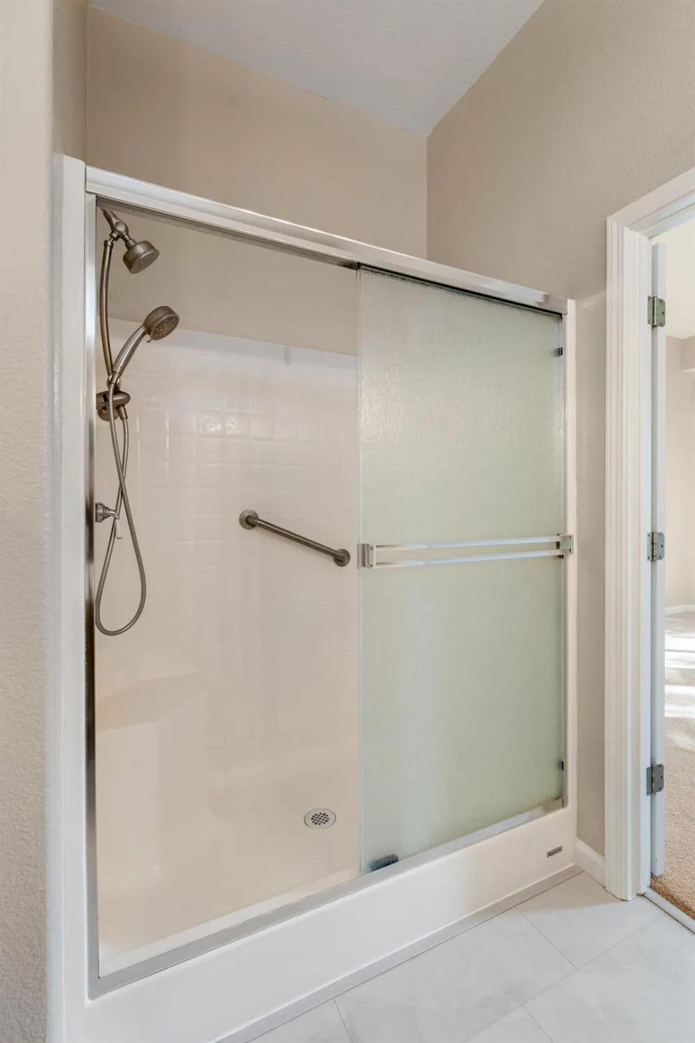 Property Slideshow image 21 of 33 | 4362 newland heights dr, Rocklin, CA, 95765