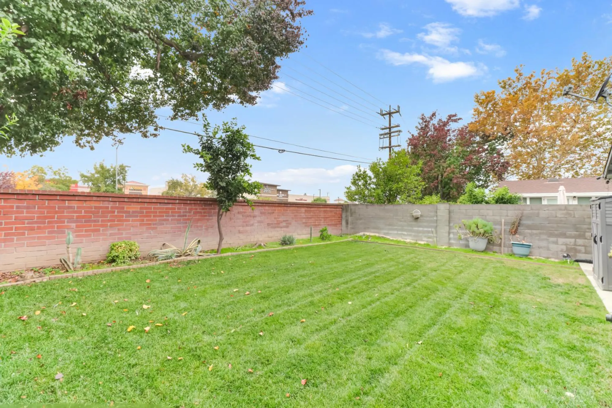 Property Slideshow image 22 of 27 | 7414 sun point ln, Sacramento, CA, 95828