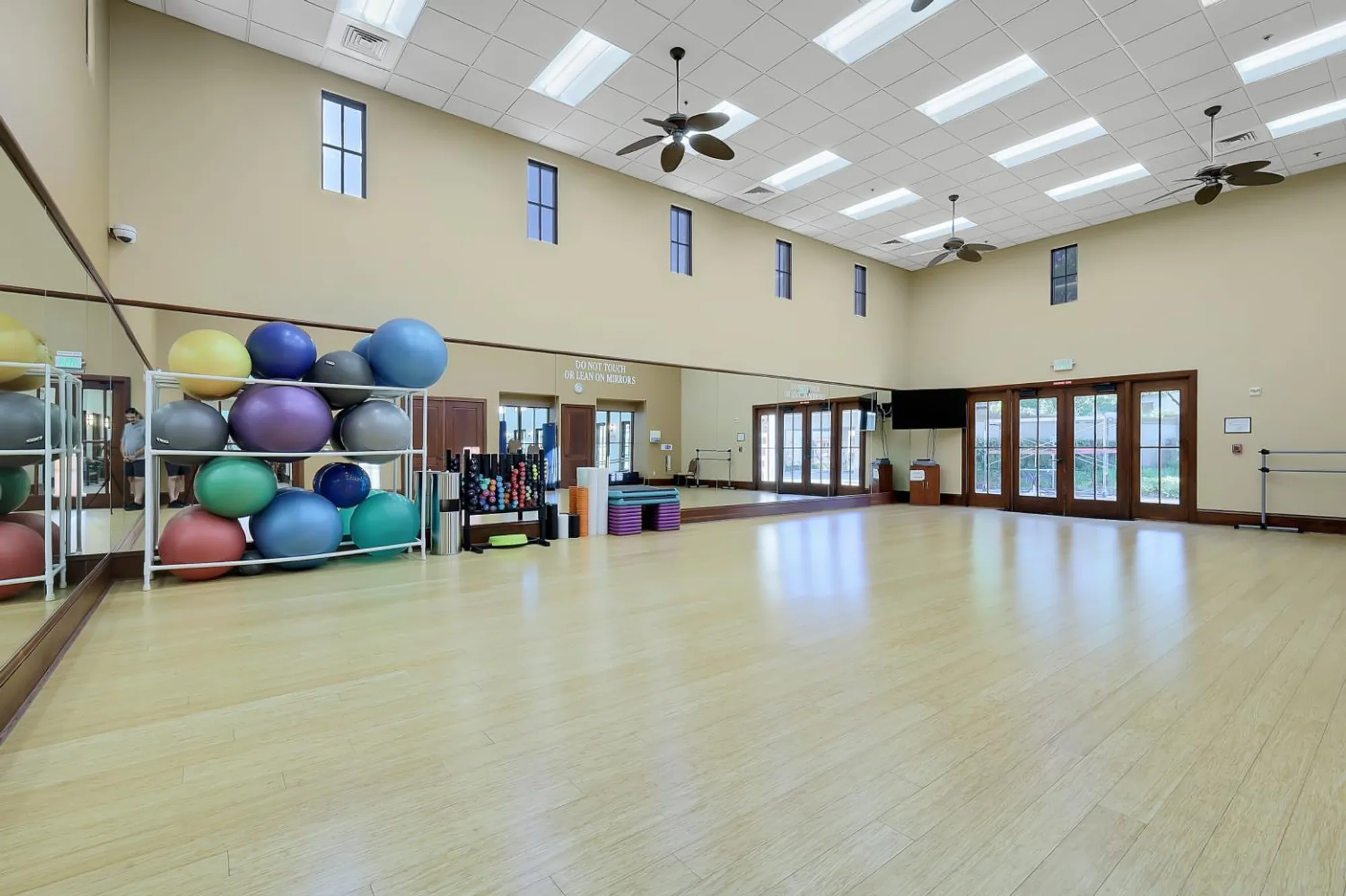 Property Slideshow image 33 of 41 | 2685 san marin ln, Sacramento, CA, 95835