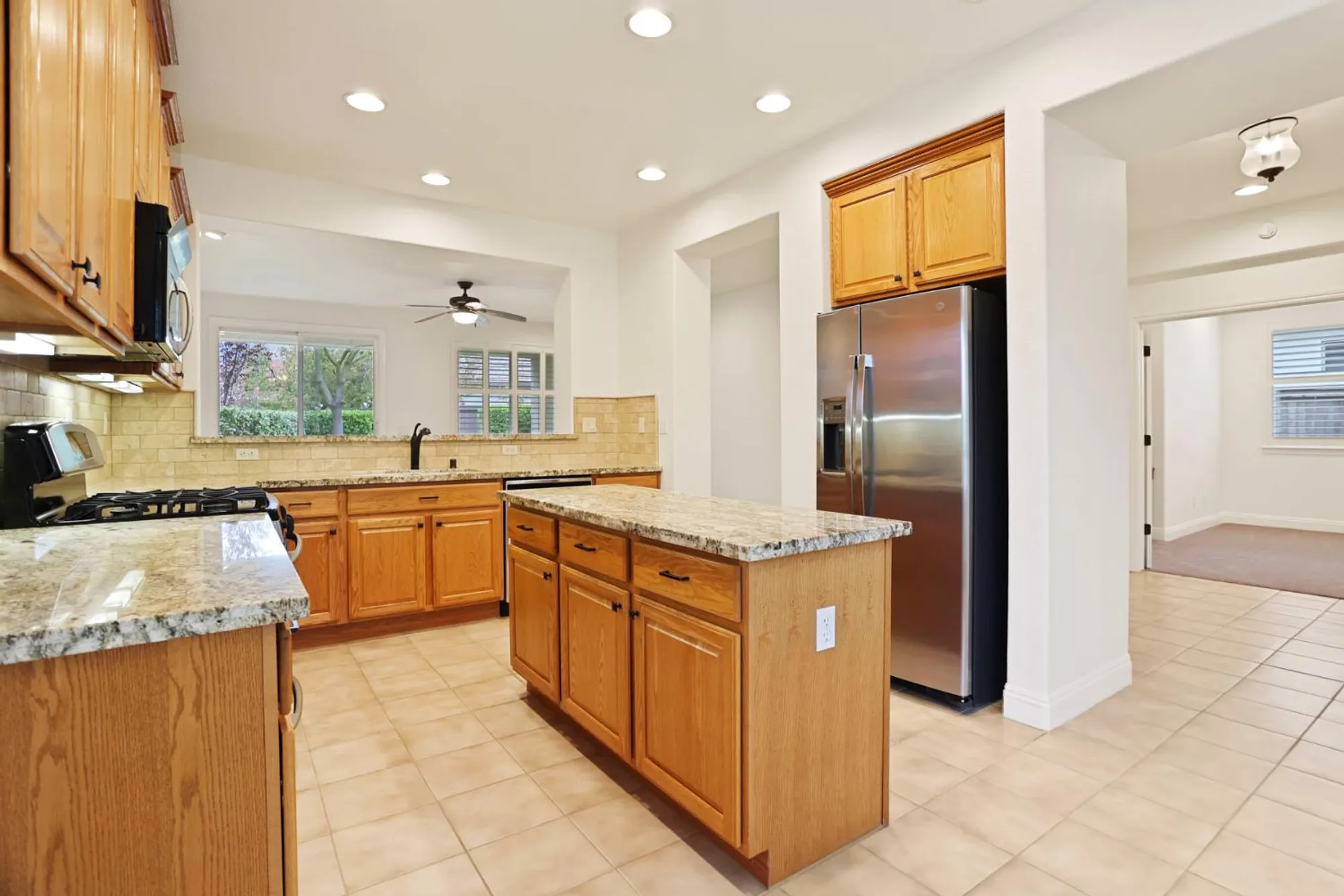 Property Slideshow image 9 of 41 | 2685 san marin ln, Sacramento, CA, 95835