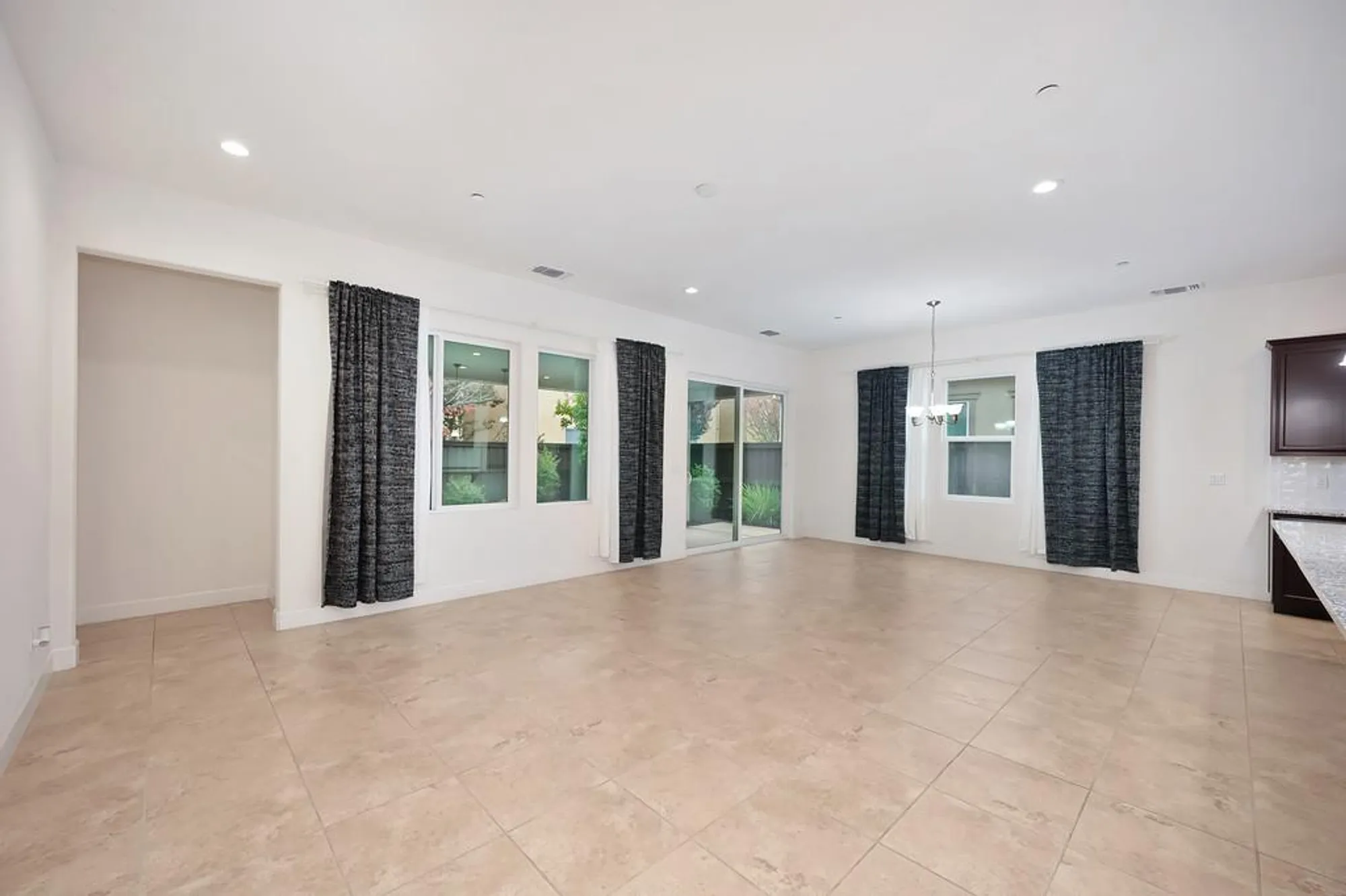 Property Slideshow image 27 of 46 | 4362 libyan sea ln, Sacramento, CA, 95834