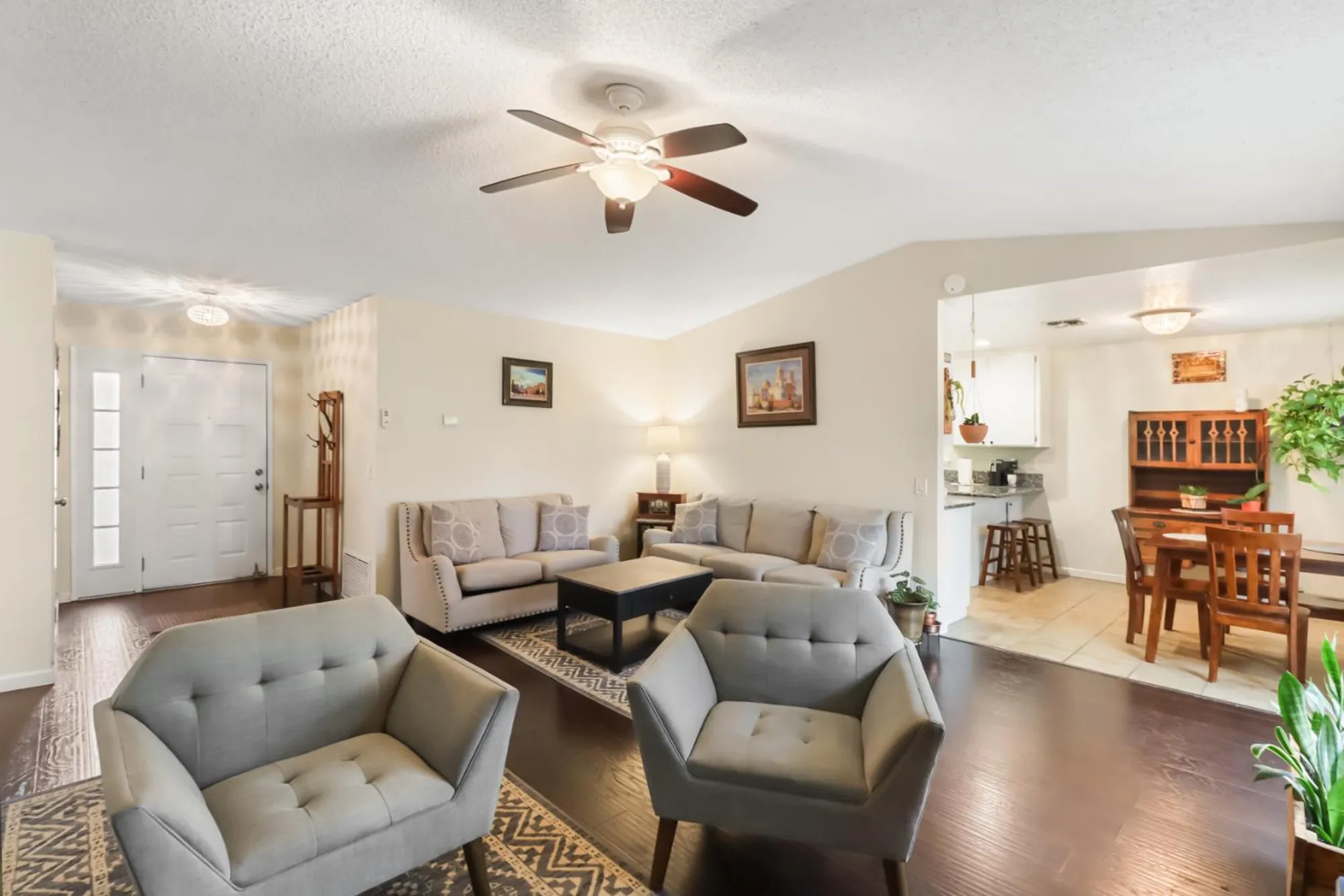 Property Slideshow image 5 of 27 | 7414 sun point ln, Sacramento, CA, 95828