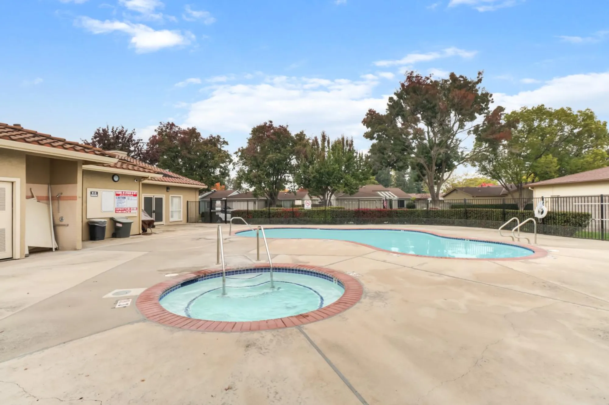 Property Slideshow image 25 of 27 | 7414 sun point ln, Sacramento, CA, 95828