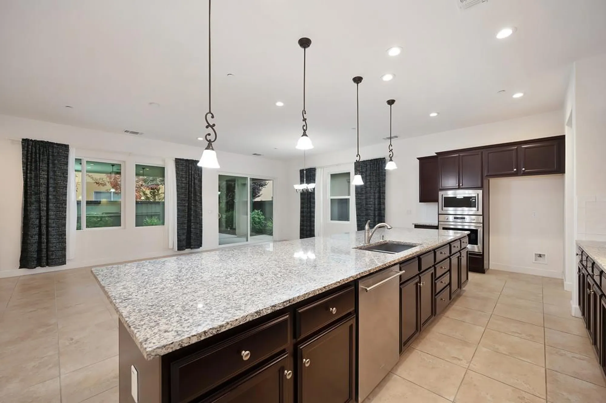 Property Slideshow image 14 of 46 | 4362 libyan sea ln, Sacramento, CA, 95834